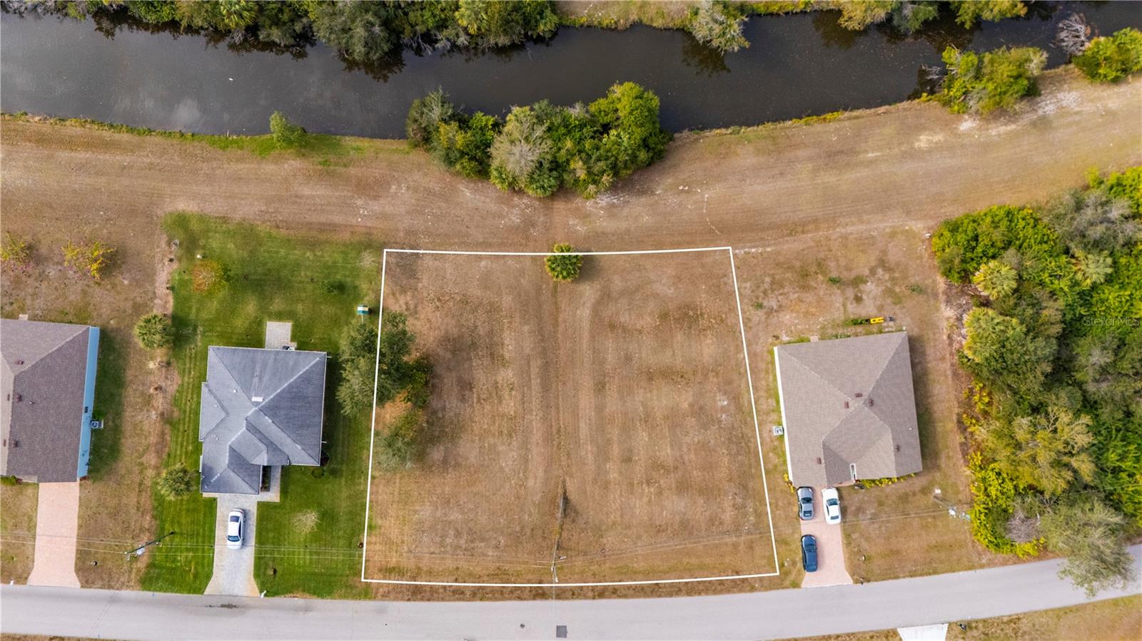 Listing photo id 8 for 403 & 395 San Cristobal