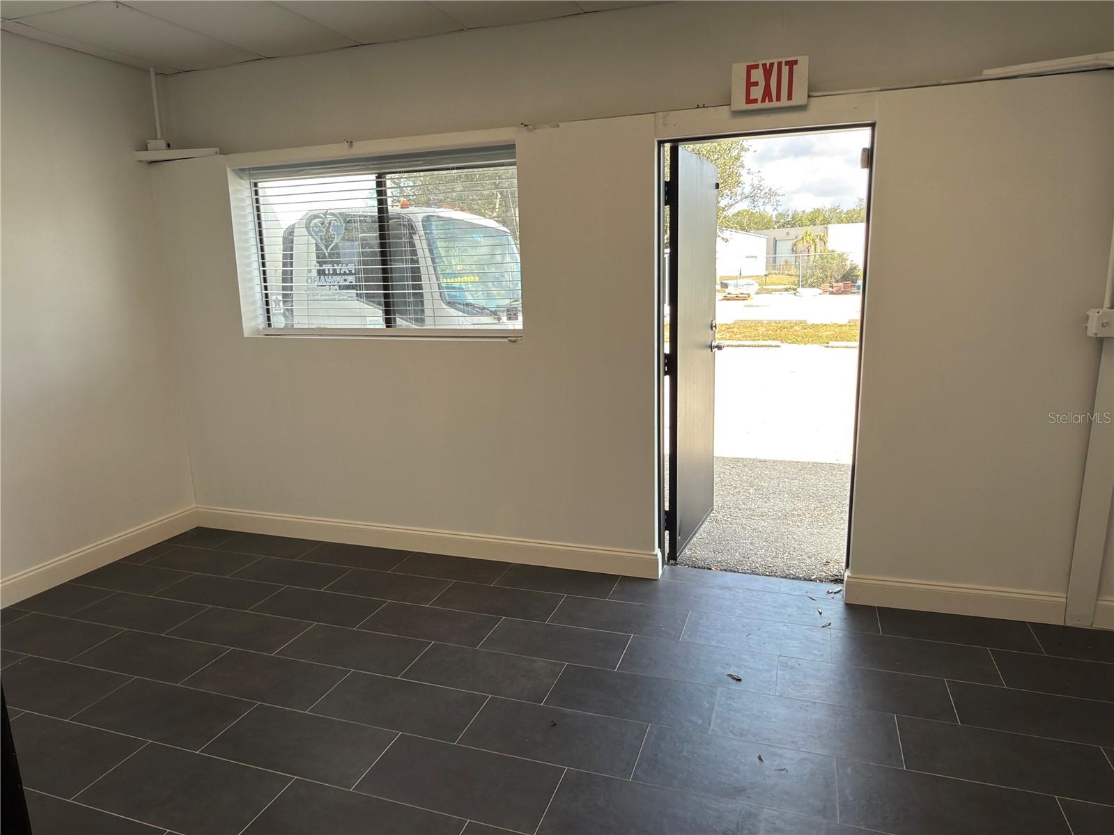 Image 11 of 14 For 5475 Williamsburg Drive