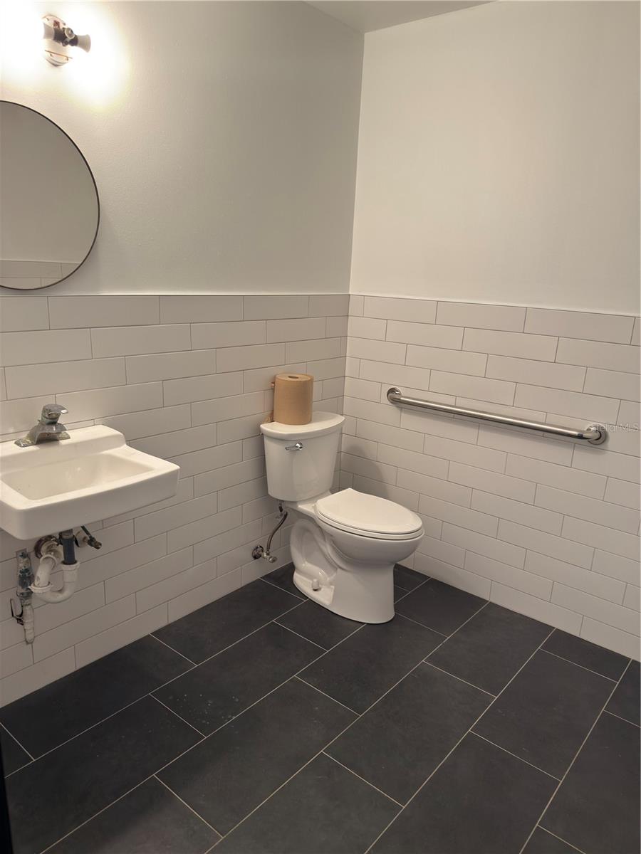 Image 9 of 14 For 5475 Williamsburg Drive