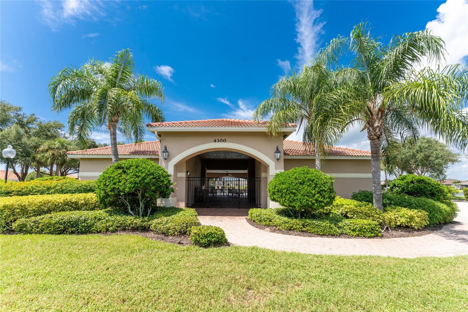 Image 73 of 98 For 24407 Riverfront Drive