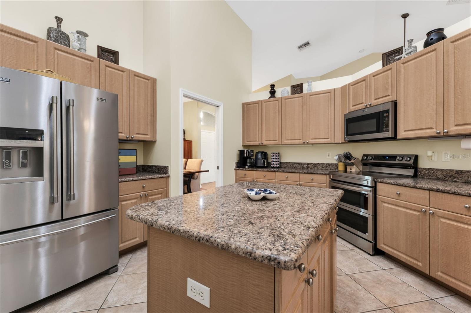 Image 23 of 86 For 13752 Long Lake Lane