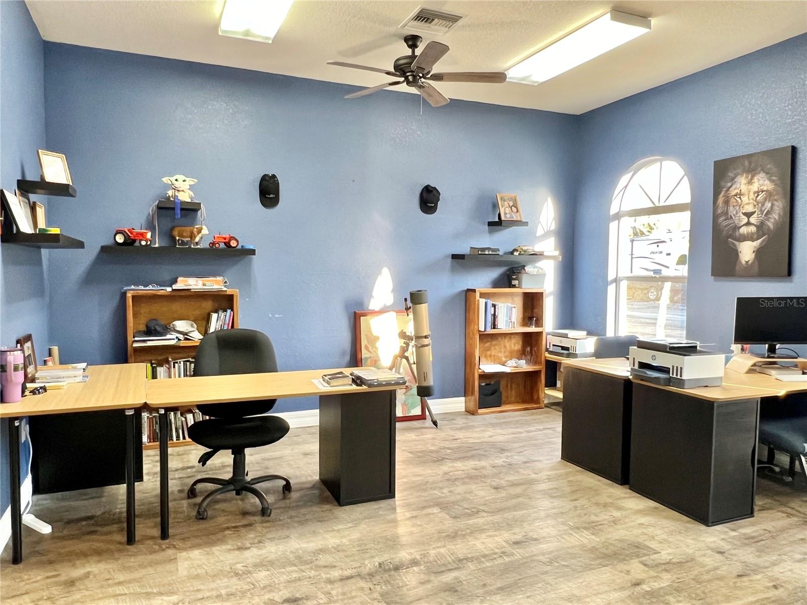 Image 18 of 38 For 4827 Fairway Drive N