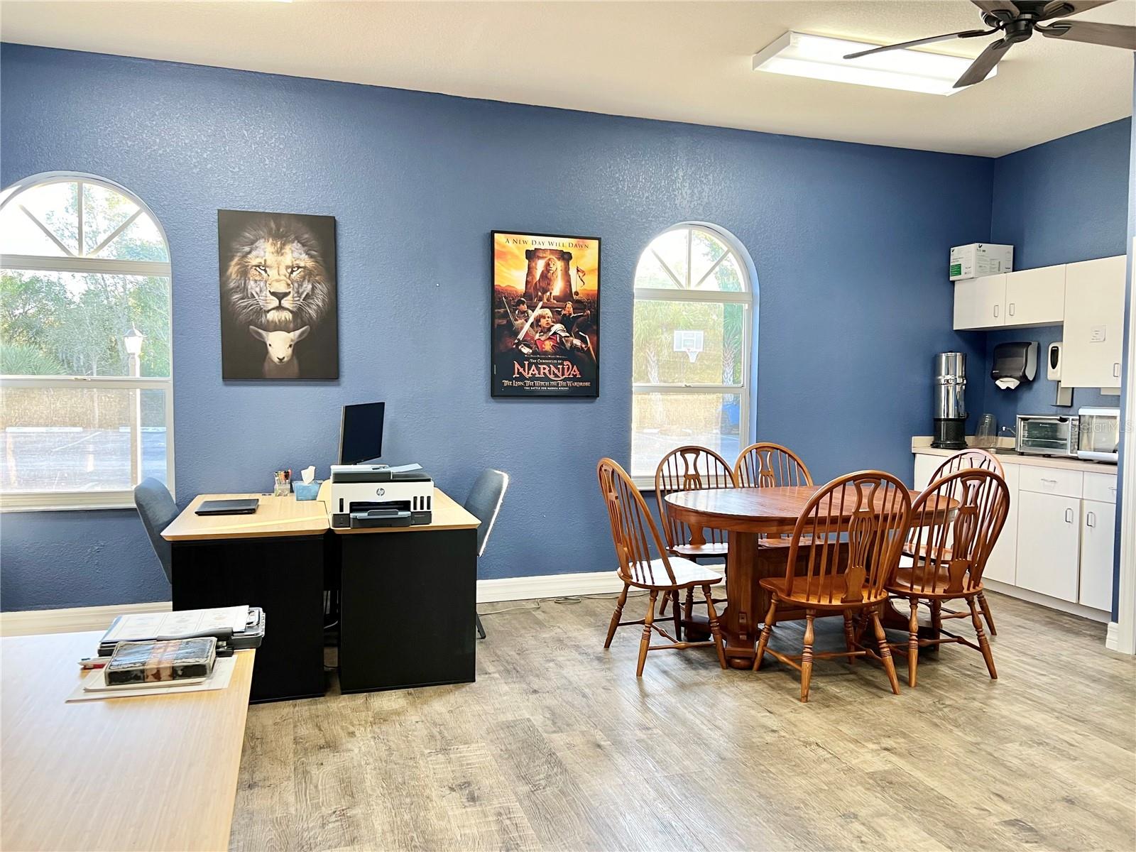 Image 19 of 38 For 4827 Fairway Drive N