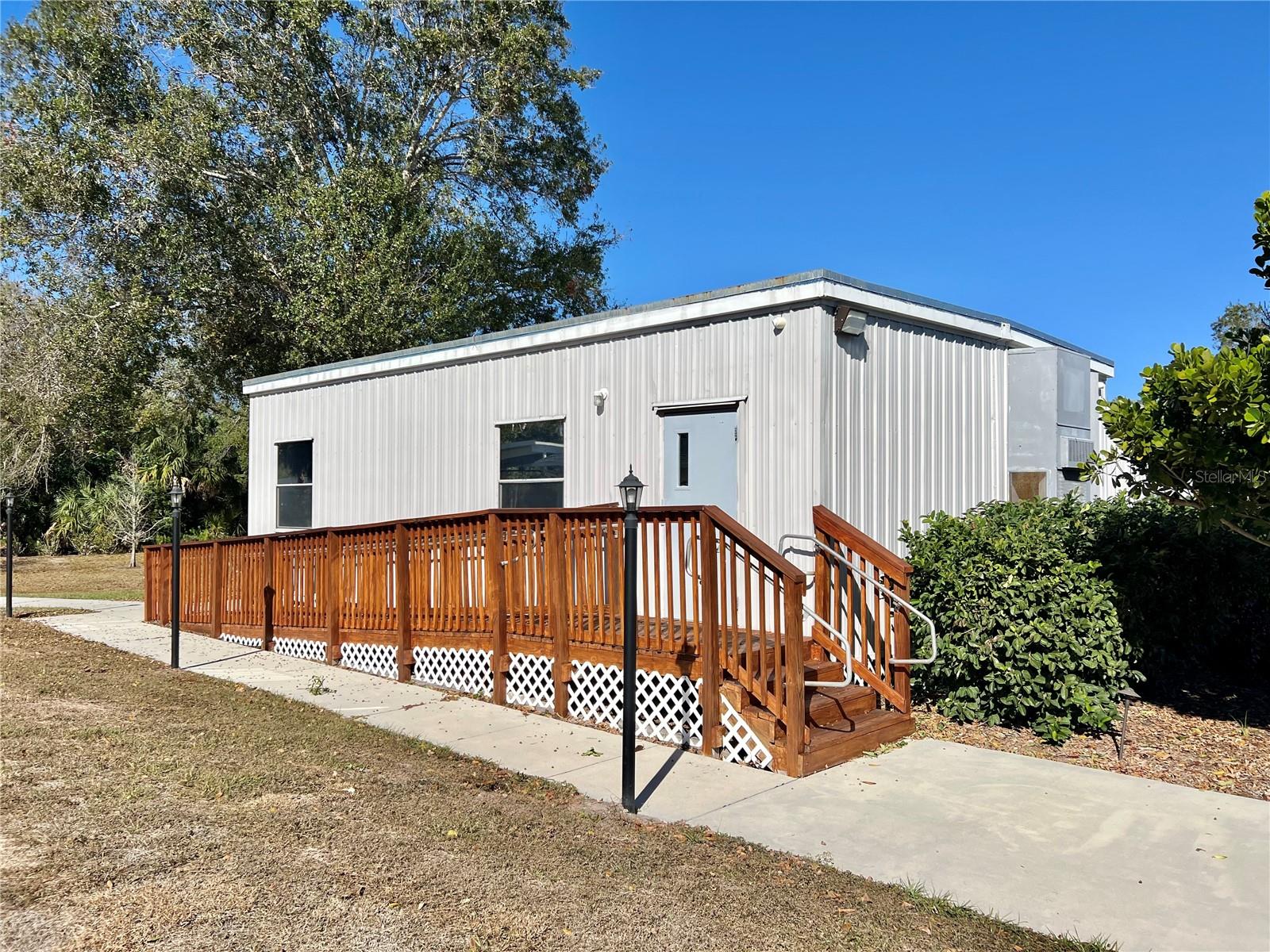 Image 27 of 38 For 4827 Fairway Drive N