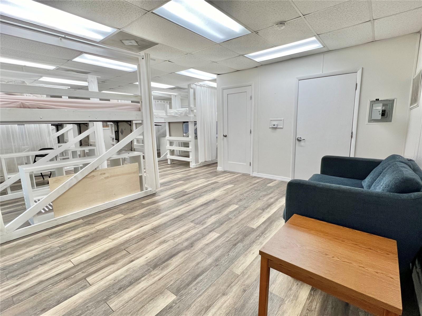 Image 29 of 38 For 4827 Fairway Drive N