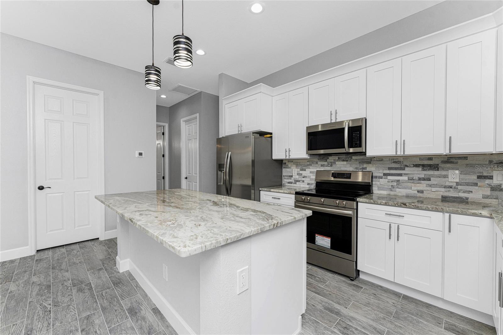 Image 10 of 59 For 1036 San Cristobal Avenue