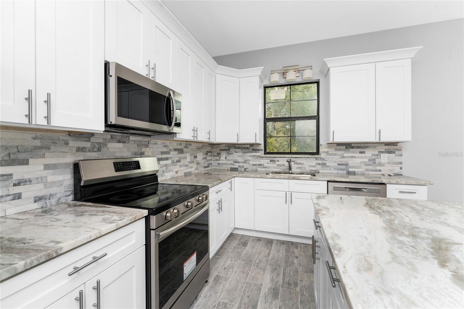 Image 12 of 59 For 1036 San Cristobal Avenue