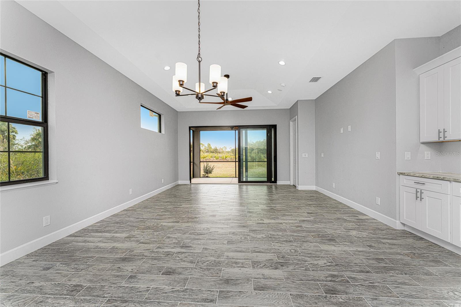 Image 16 of 59 For 1036 San Cristobal Avenue