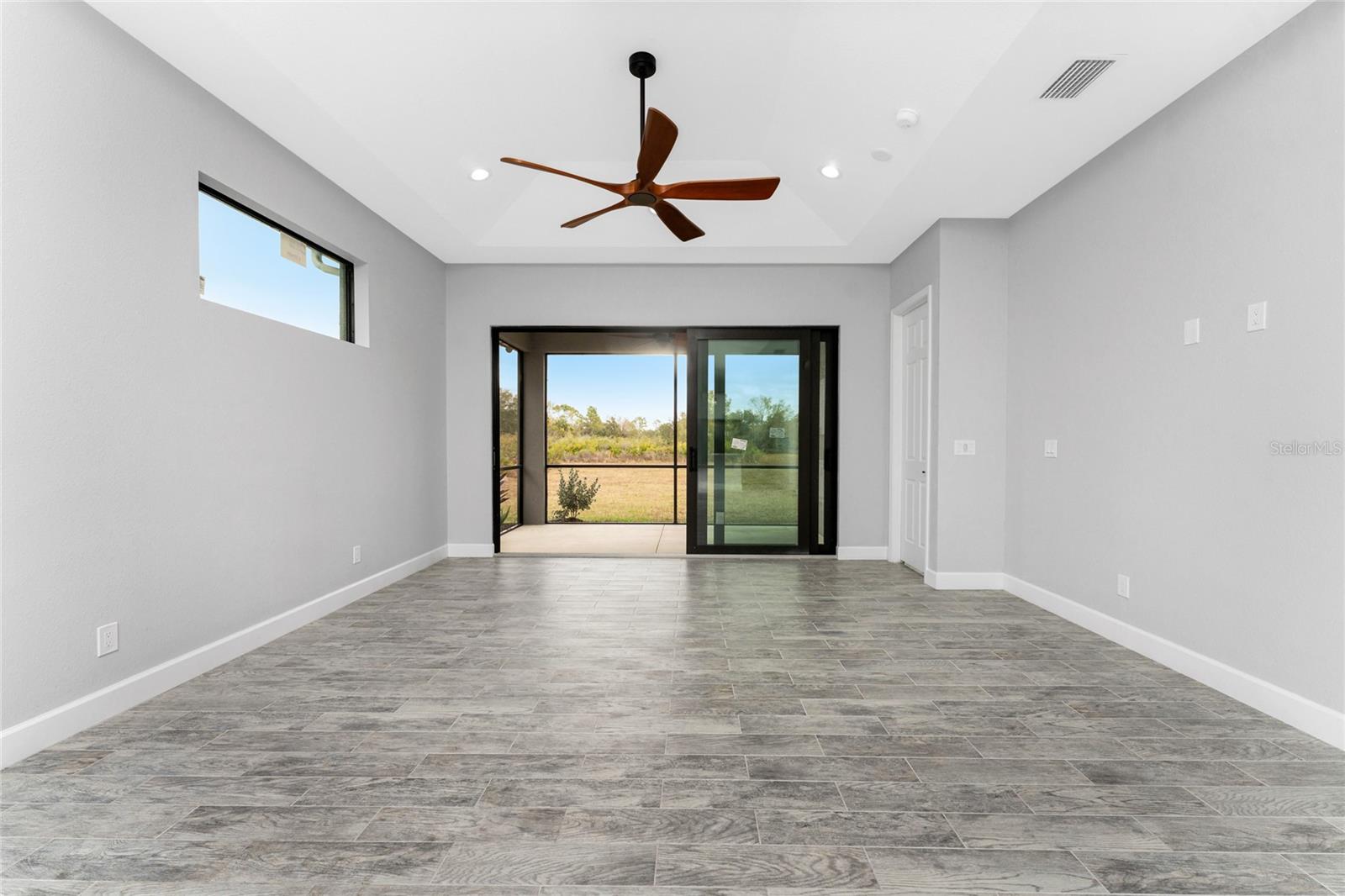 Image 19 of 59 For 1036 San Cristobal Avenue