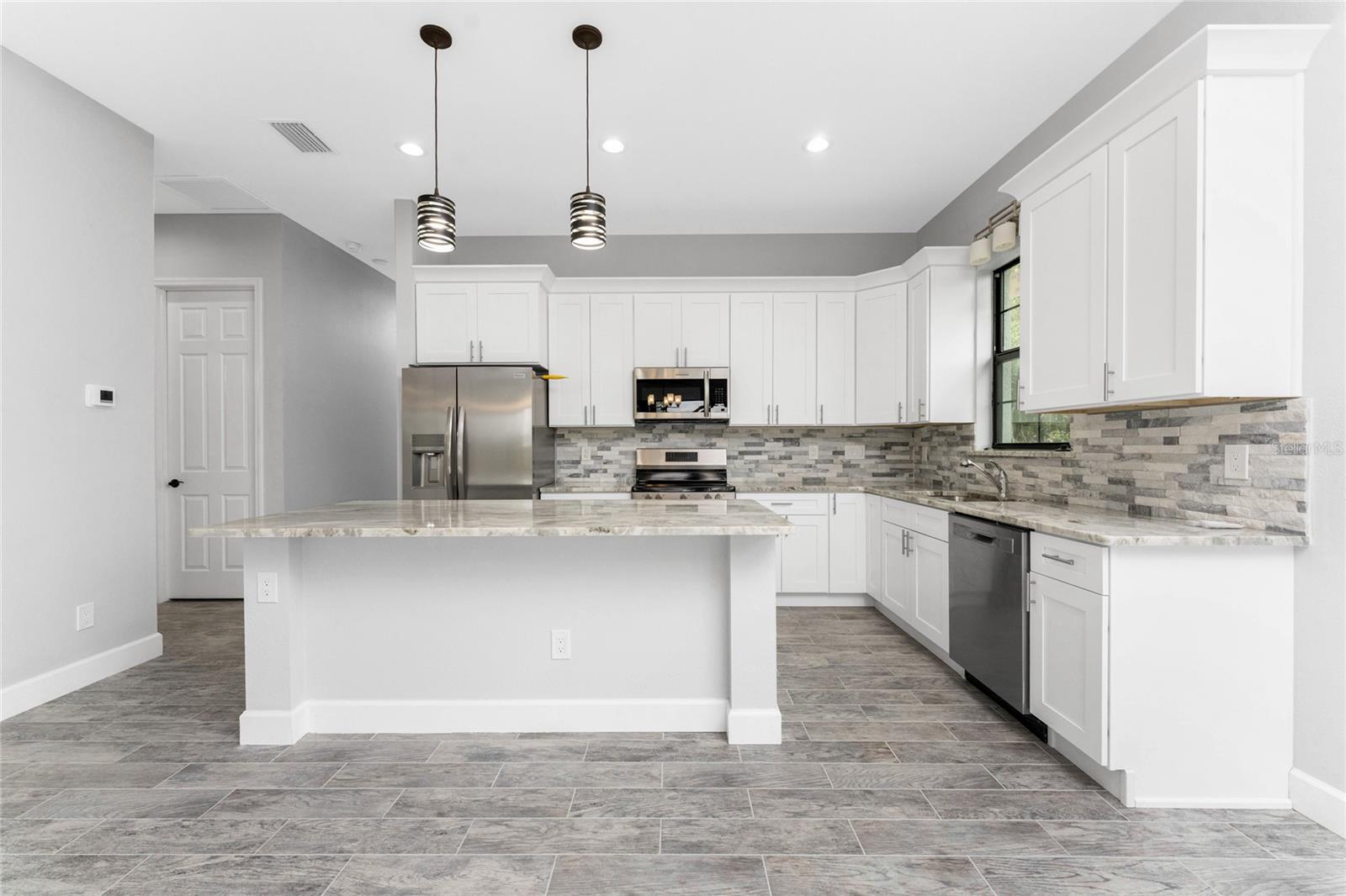 Image 9 of 59 For 1036 San Cristobal Avenue