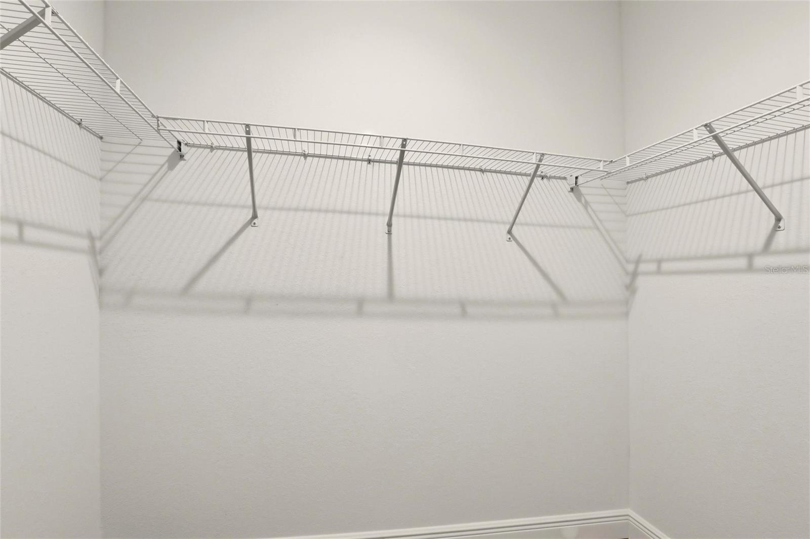 Listing photo id 18 for 3812 Wenona Drive