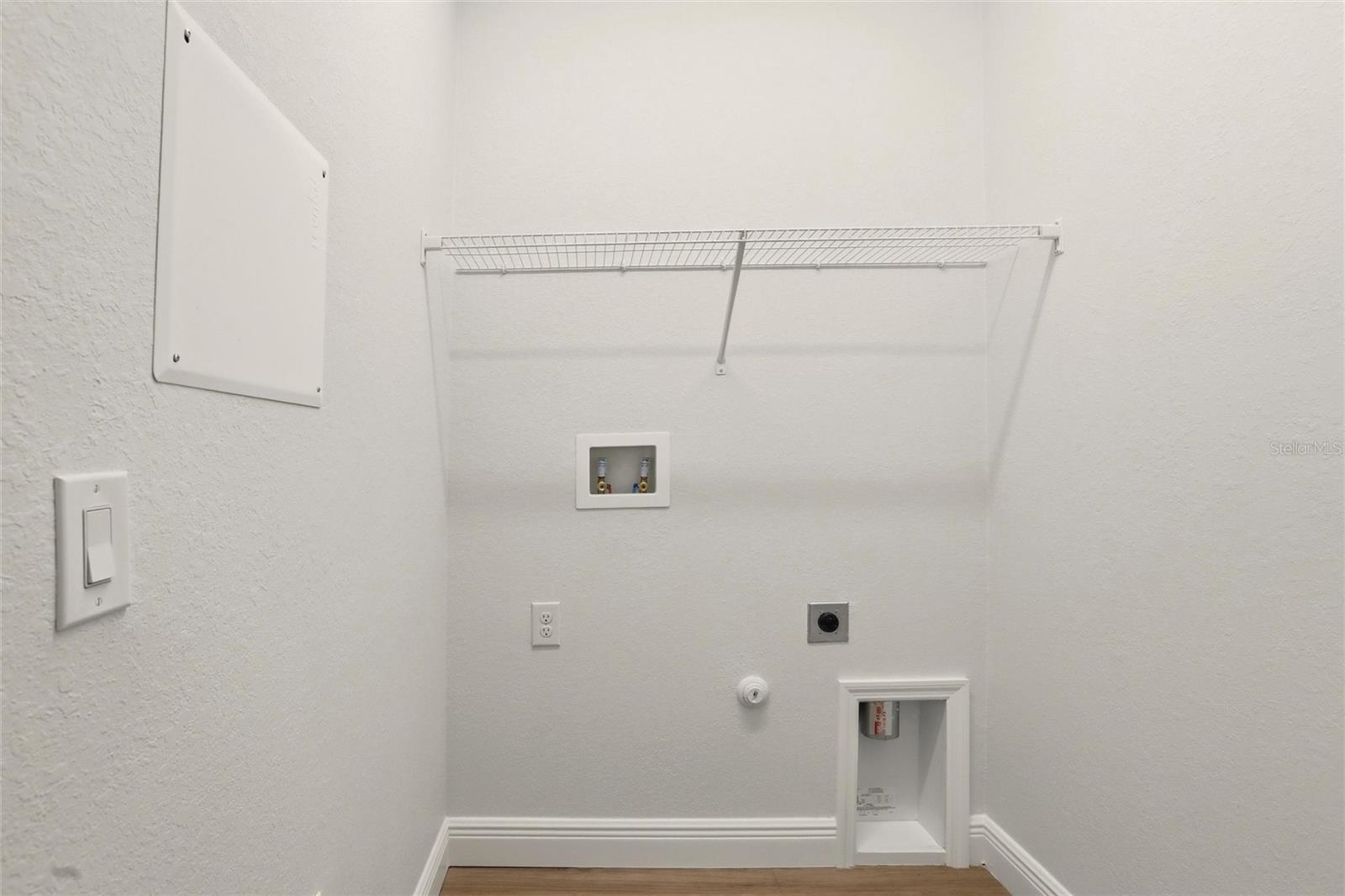 Listing photo id 29 for 3812 Wenona Drive