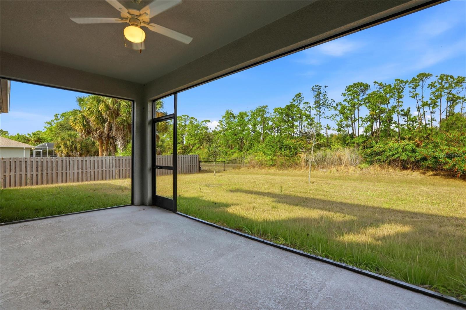 Listing photo id 32 for 3812 Wenona Drive