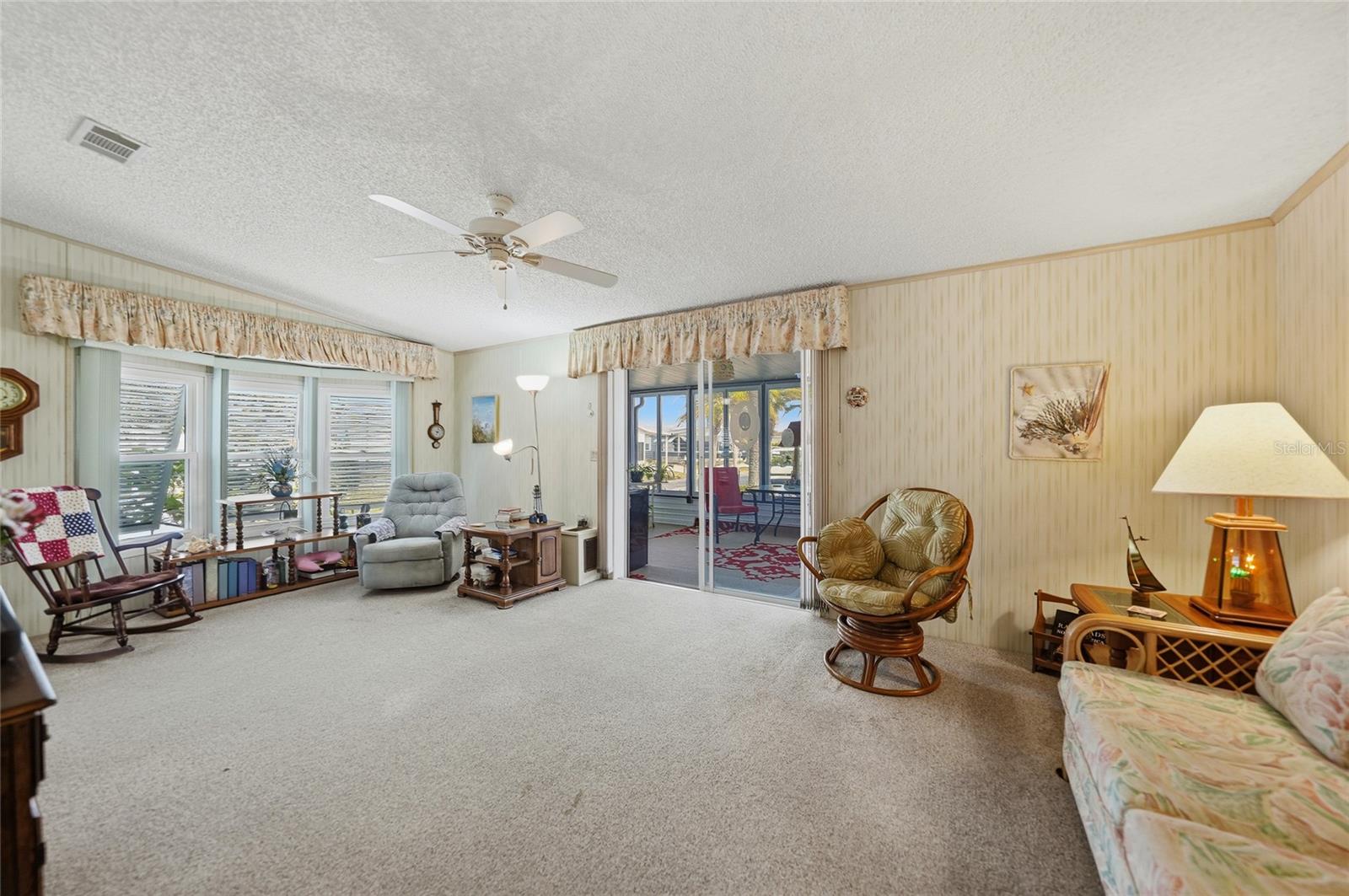 Image 12 of 57 For 723 Riverview Circle