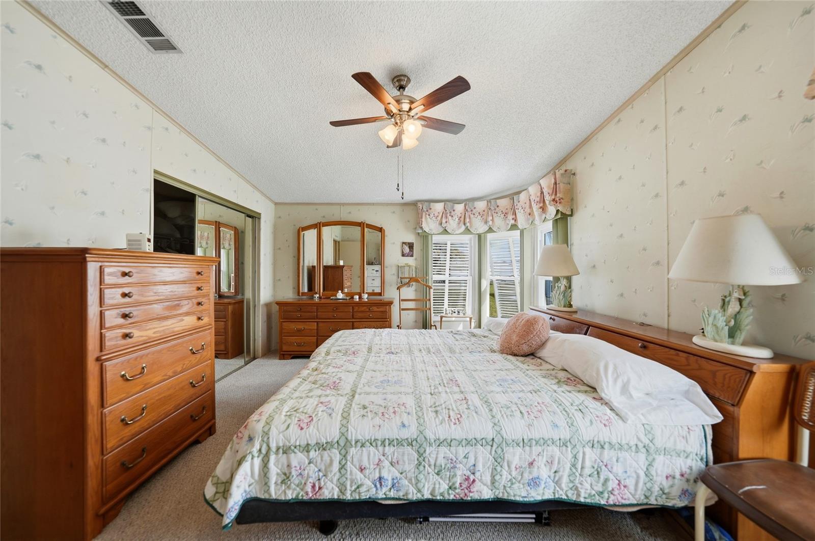 Image 16 of 57 For 723 Riverview Circle