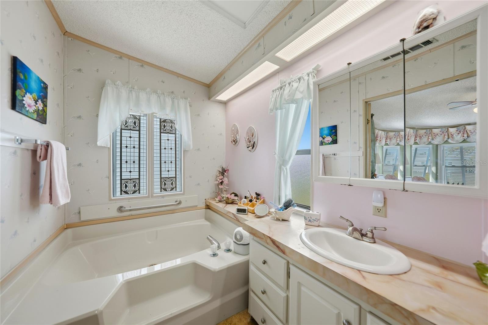 Image 18 of 57 For 723 Riverview Circle