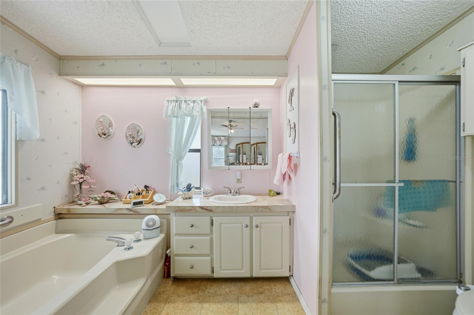 Image 19 of 57 For 723 Riverview Circle