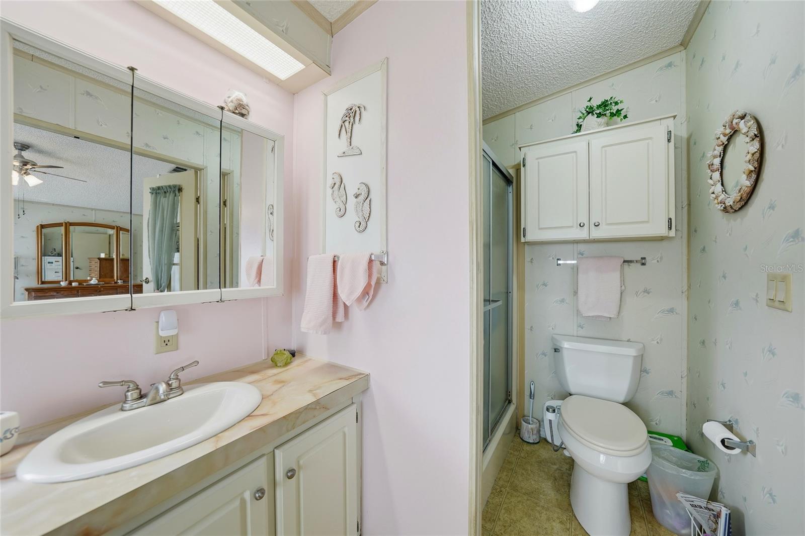 Image 20 of 57 For 723 Riverview Circle