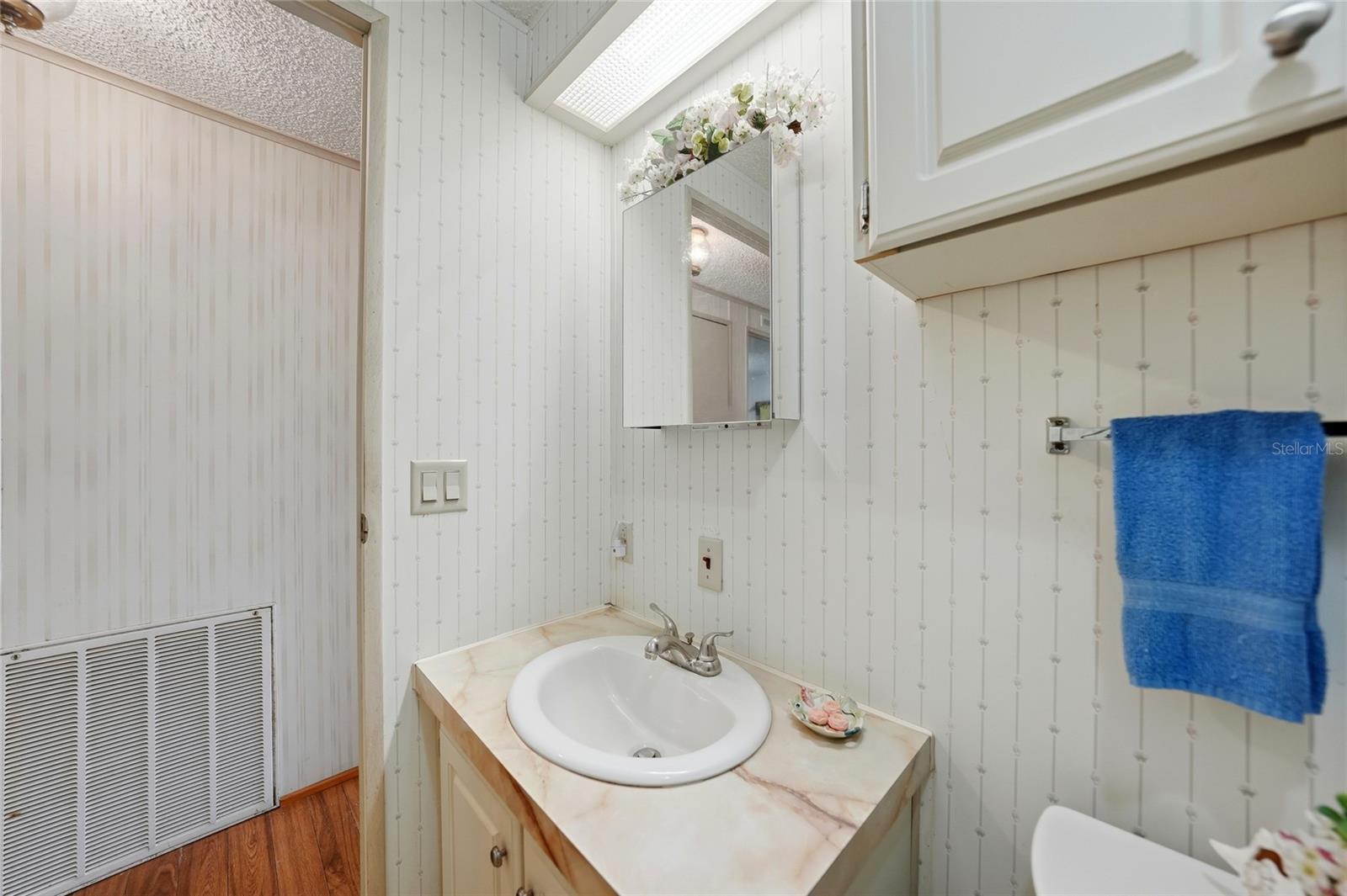 Image 24 of 57 For 723 Riverview Circle