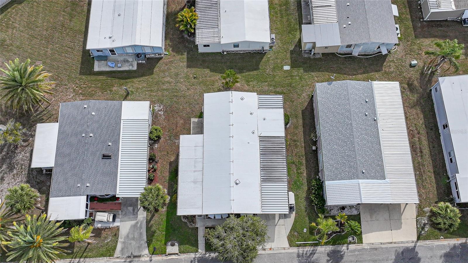 Image 30 of 57 For 723 Riverview Circle