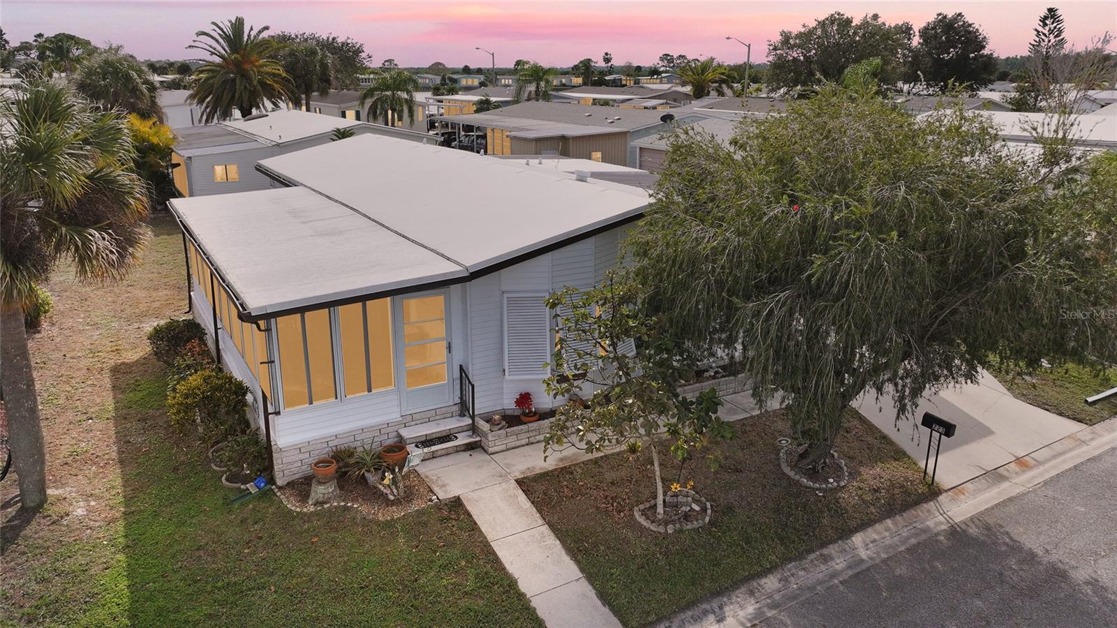 Image 35 of 57 For 723 Riverview Circle