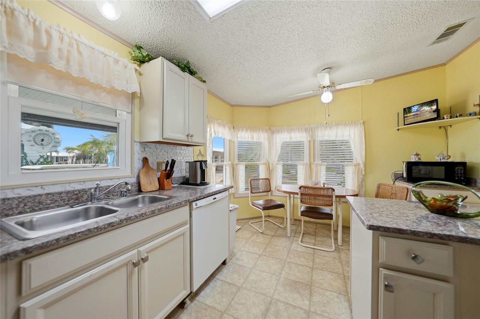 Image 7 of 57 For 723 Riverview Circle