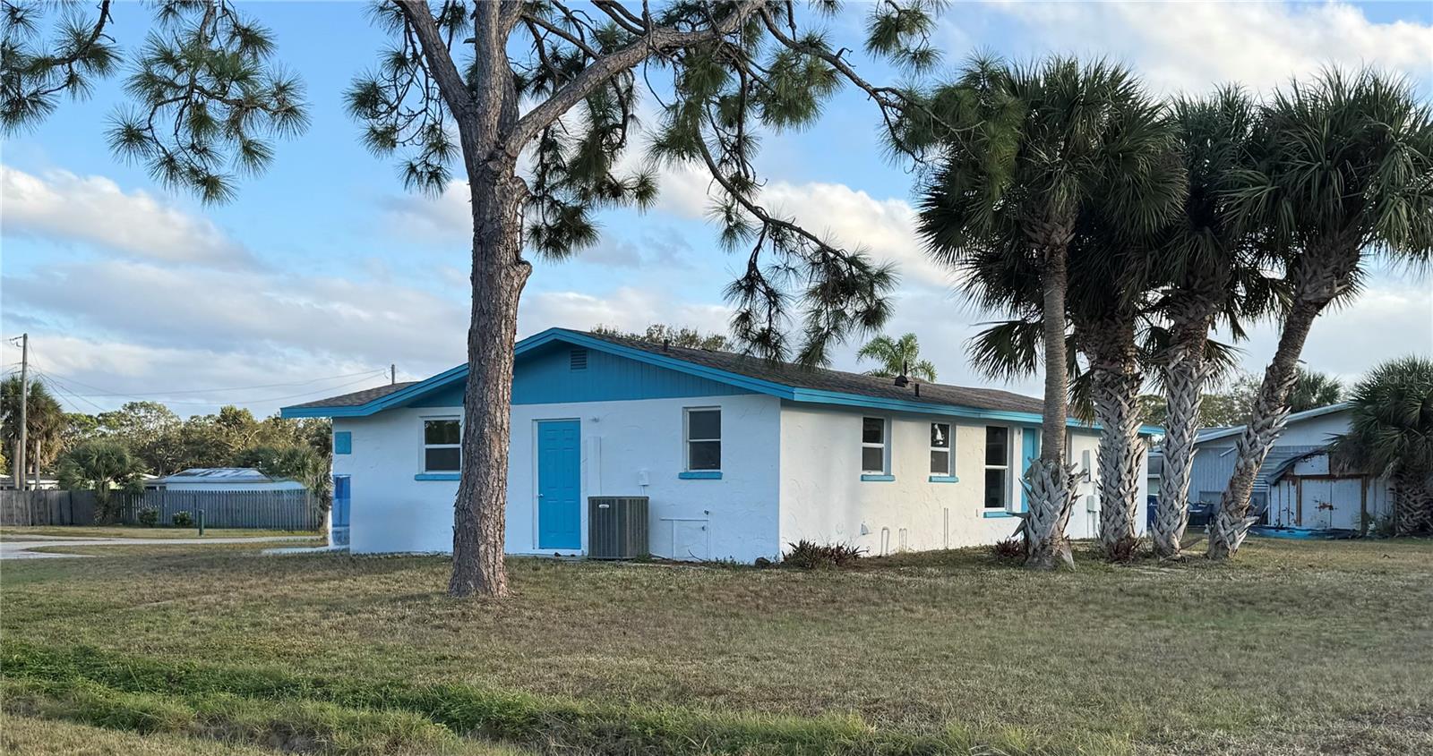 Image 17 of 19 For 105 Sylvania Avenue