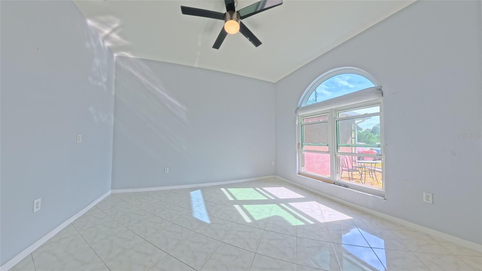 Image 14 of 27 For 436 Willowbrook Drive