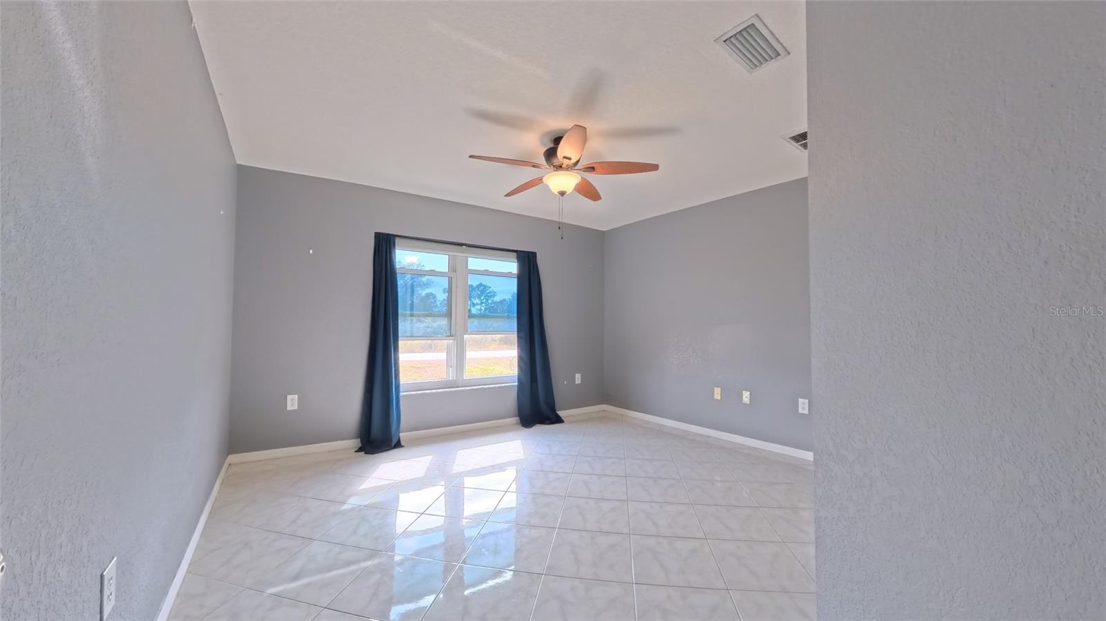 Image 19 of 27 For 436 Willowbrook Drive