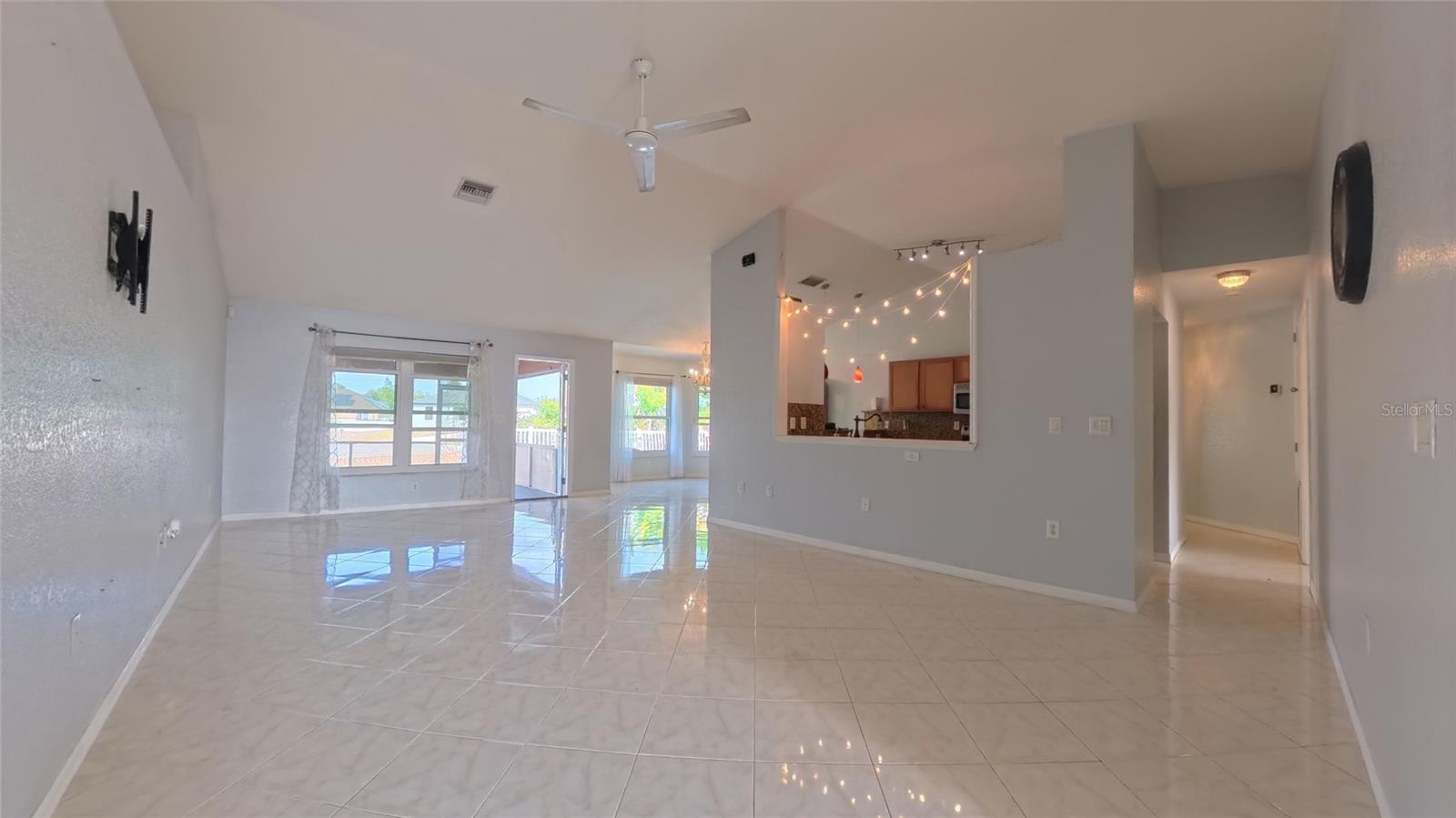 Image 9 of 27 For 436 Willowbrook Drive