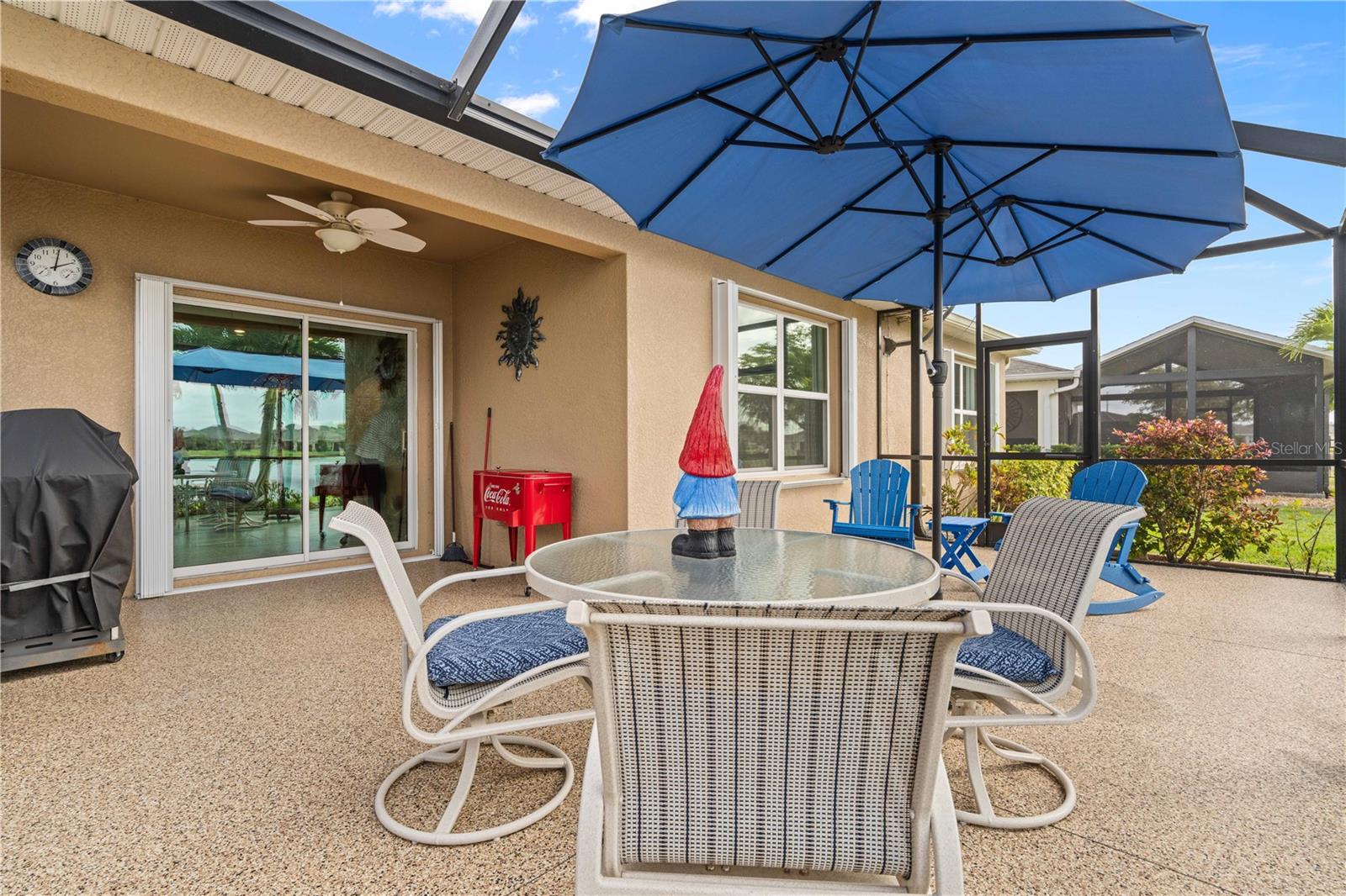 Listing photo id 9 for 7025 Waterford Parkway