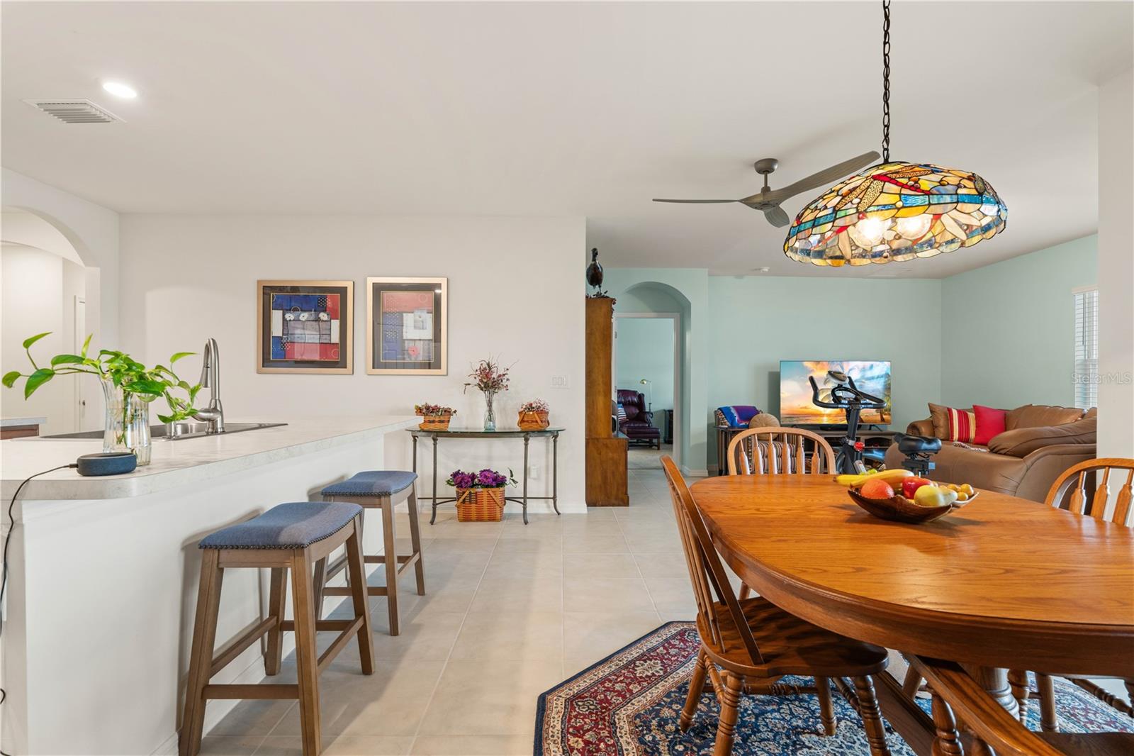 Listing photo id 19 for 7025 Waterford Parkway