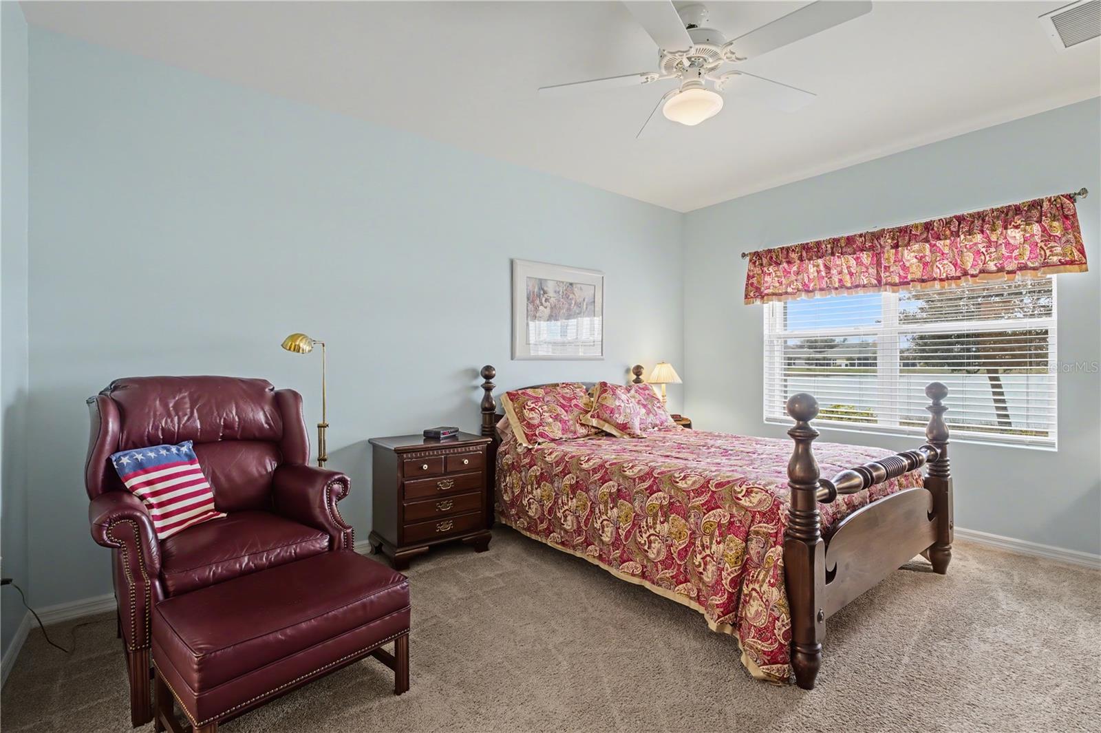 Listing photo id 21 for 7025 Waterford Parkway