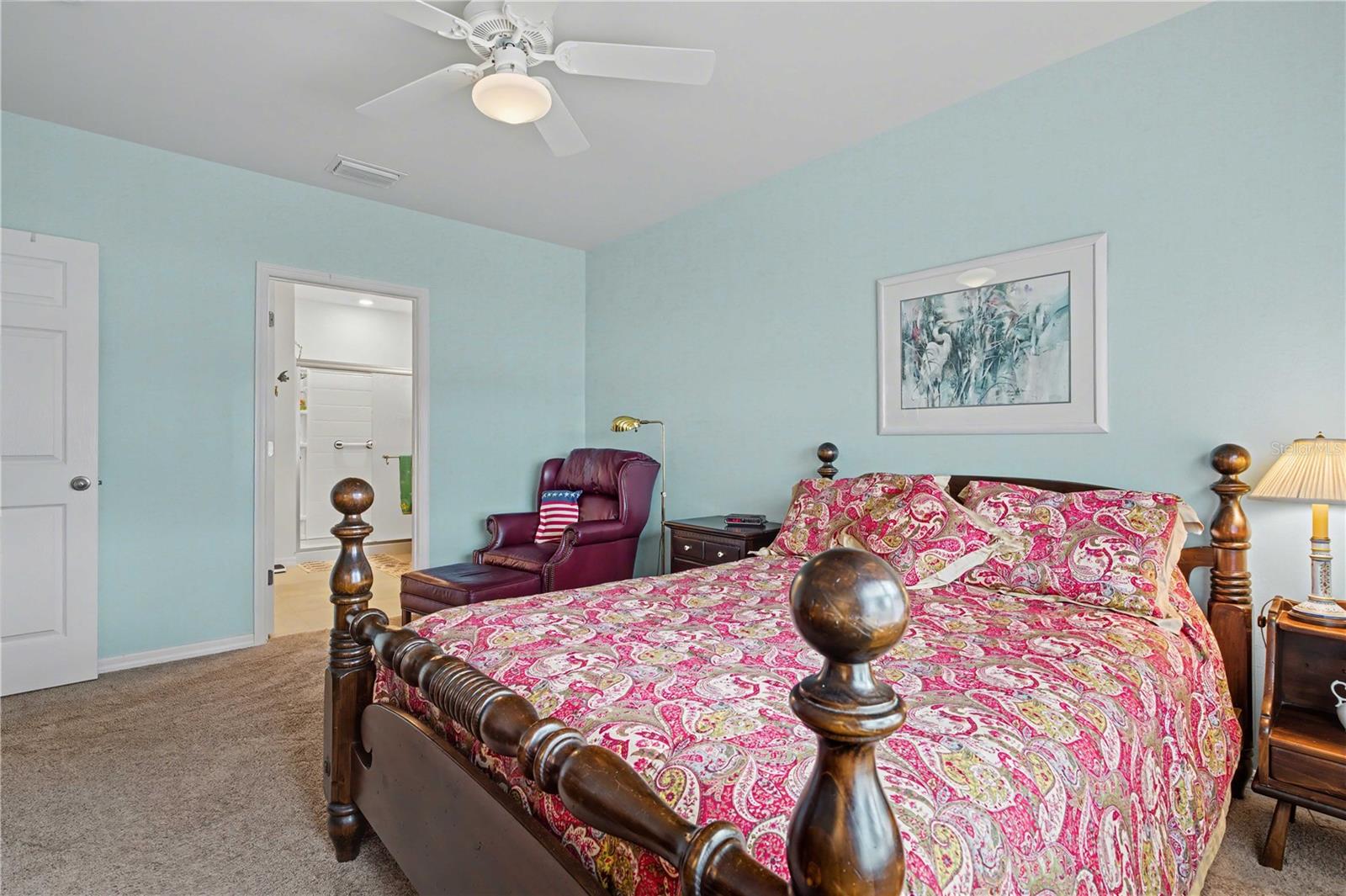 Listing photo id 22 for 7025 Waterford Parkway