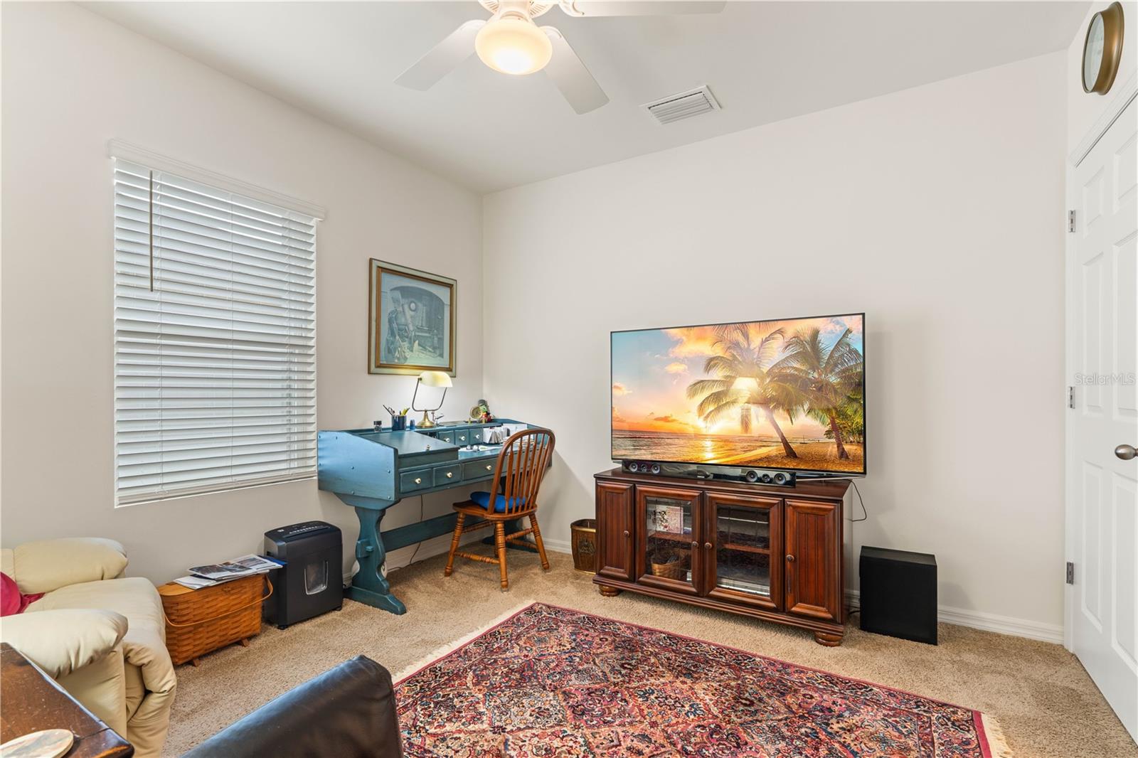 Listing photo id 31 for 7025 Waterford Parkway