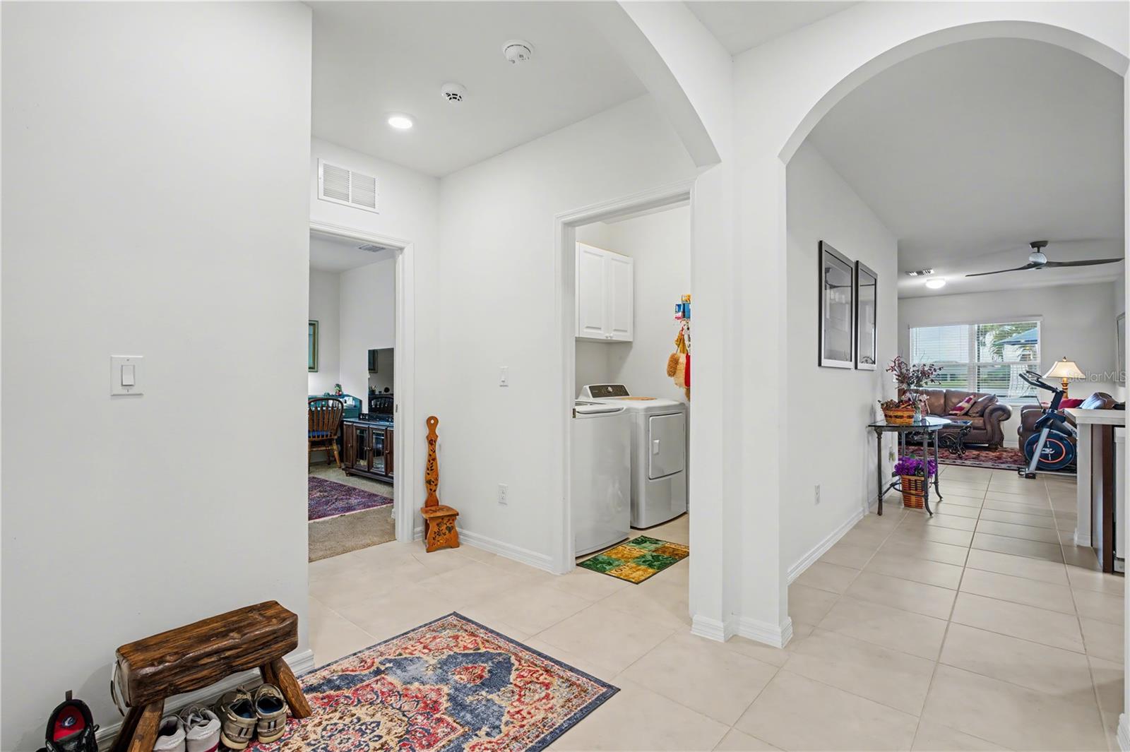 Listing photo id 34 for 7025 Waterford Parkway