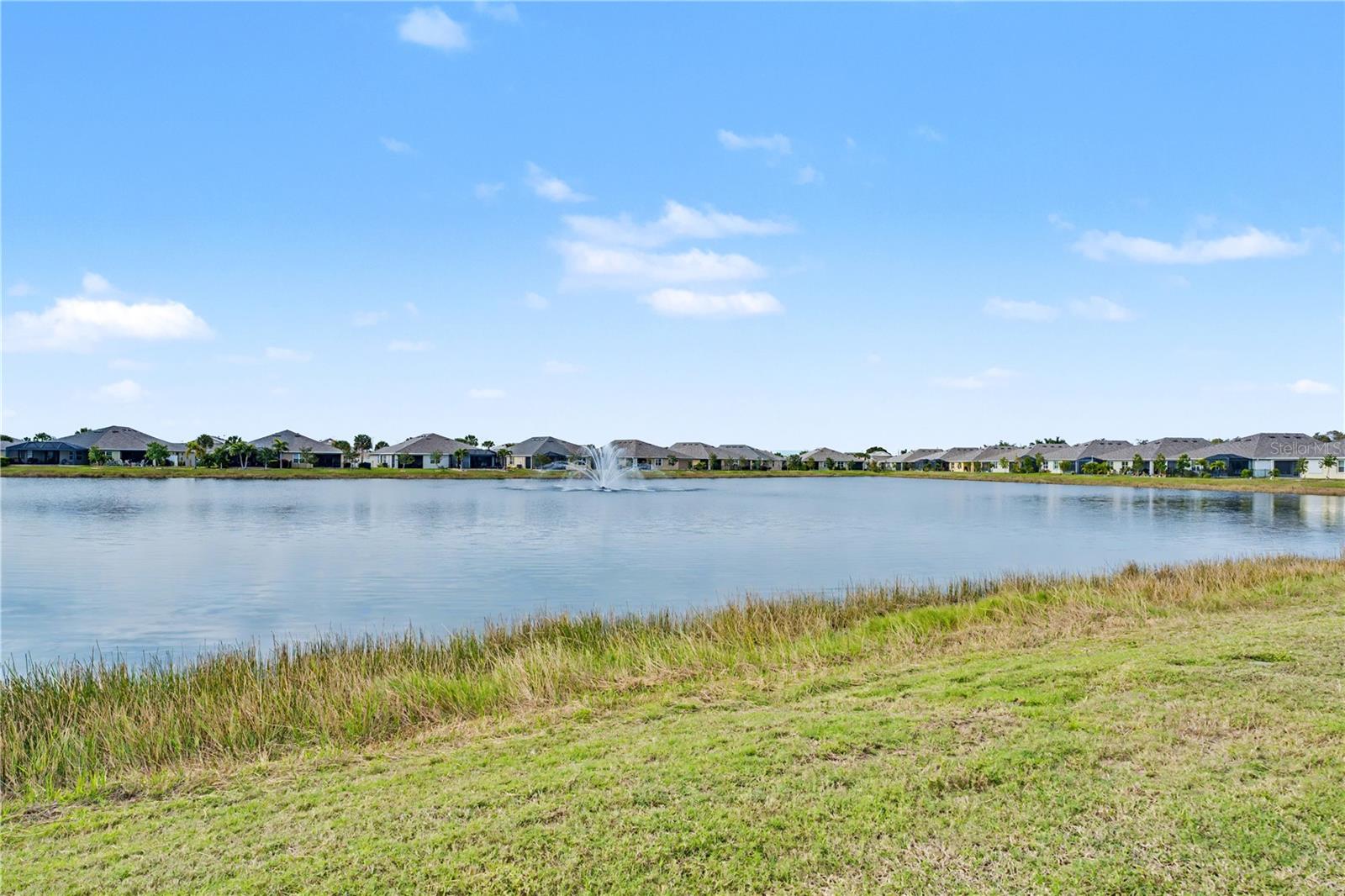 Listing photo id 37 for 7025 Waterford Parkway