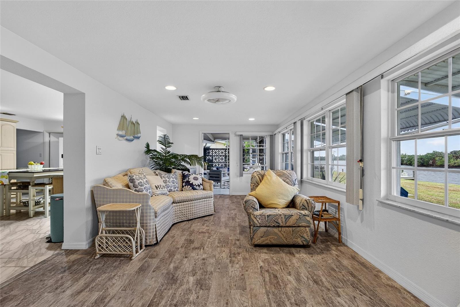 Image 14 of 38 For 226 Spring Lake Boulevard Nw