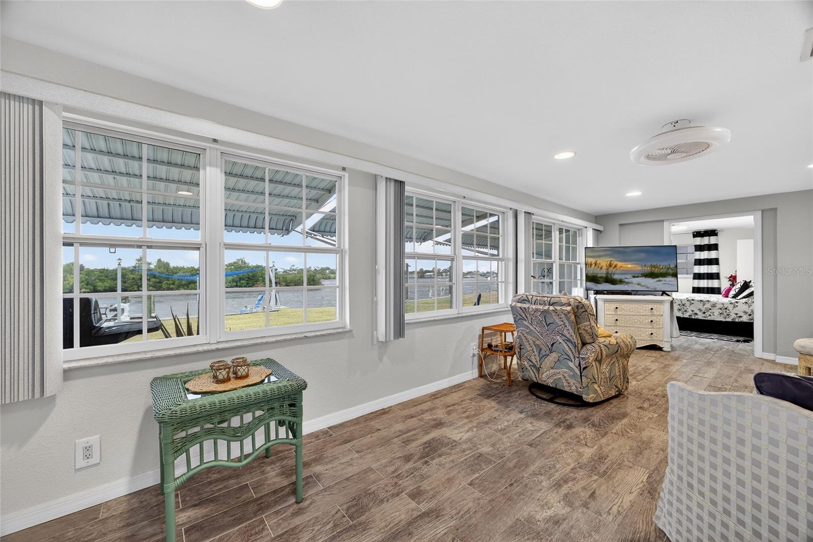 Image 16 of 38 For 226 Spring Lake Boulevard Nw