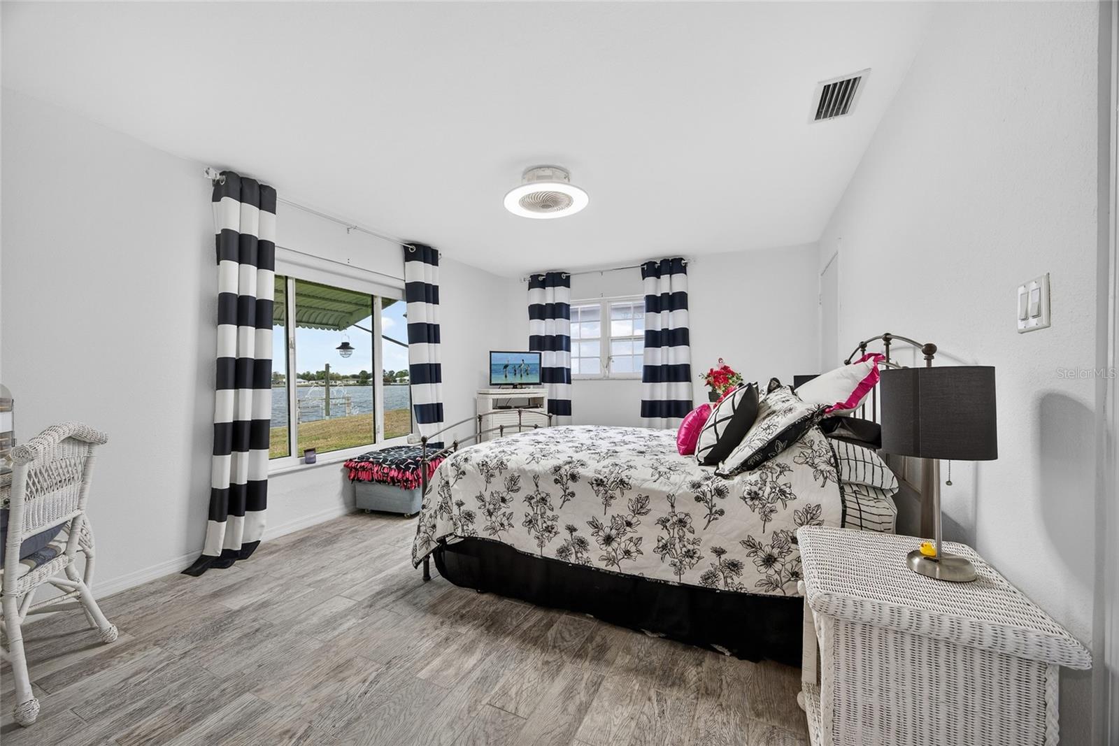 Image 17 of 38 For 226 Spring Lake Boulevard Nw