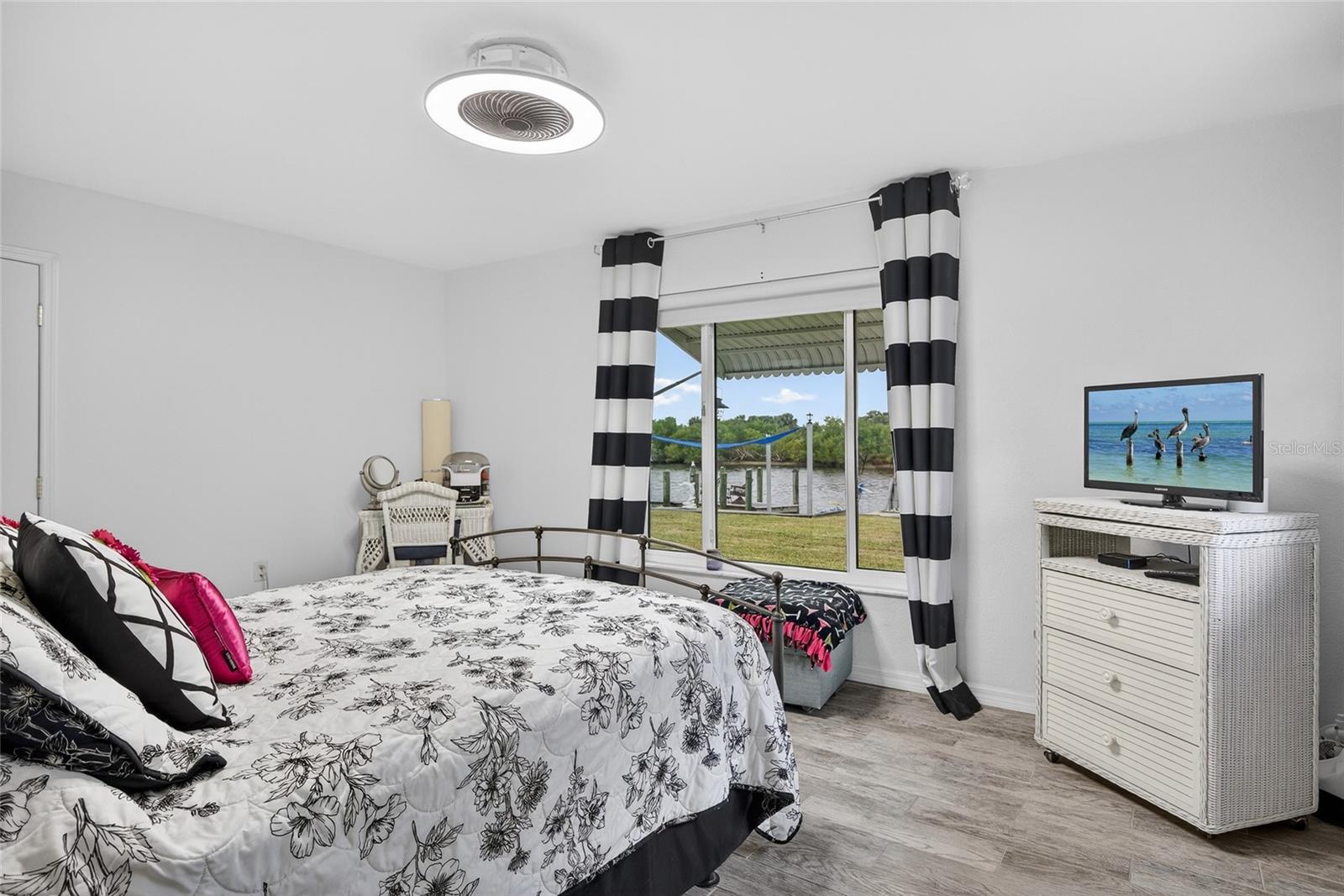 Image 18 of 38 For 226 Spring Lake Boulevard Nw