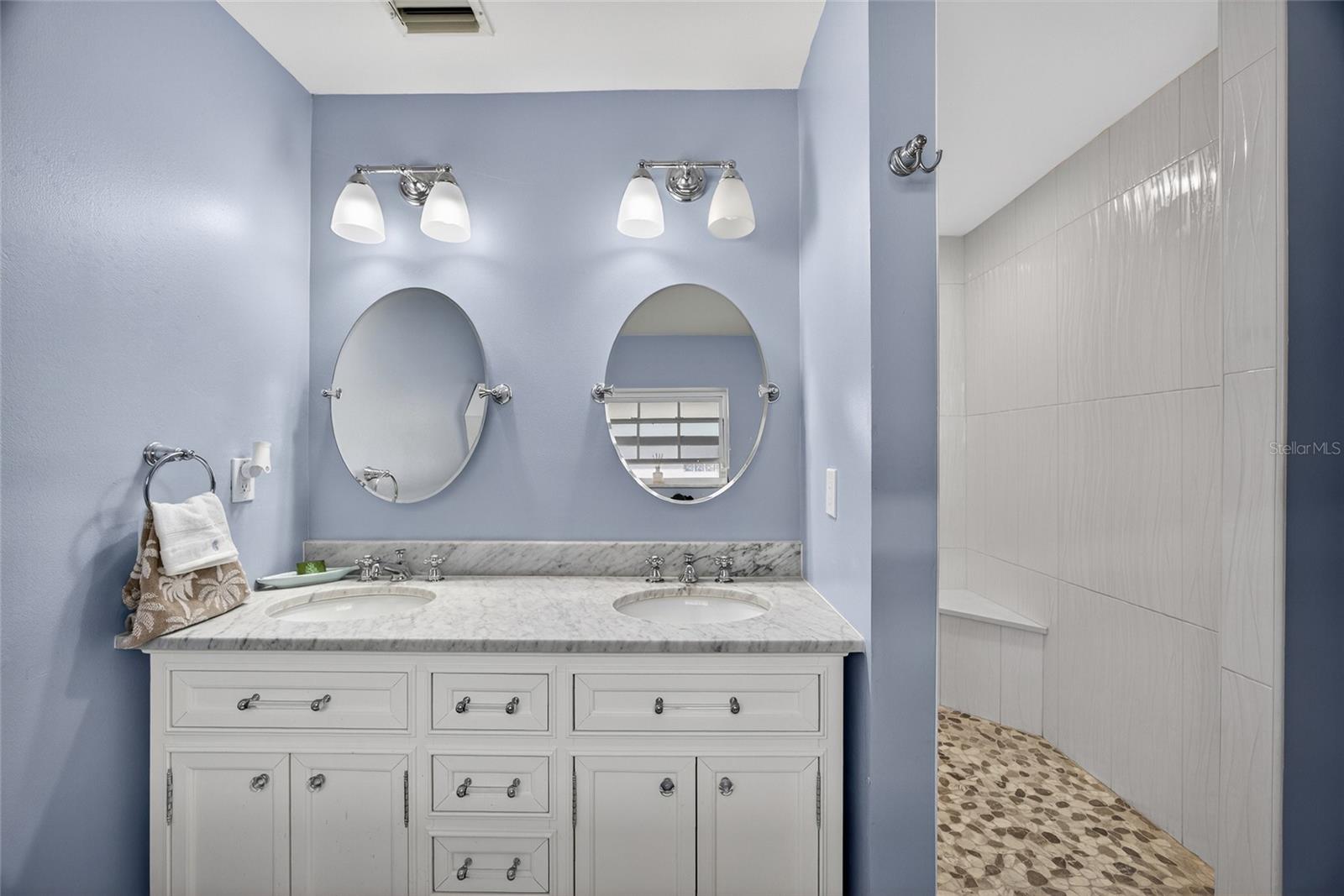 Image 20 of 38 For 226 Spring Lake Boulevard Nw