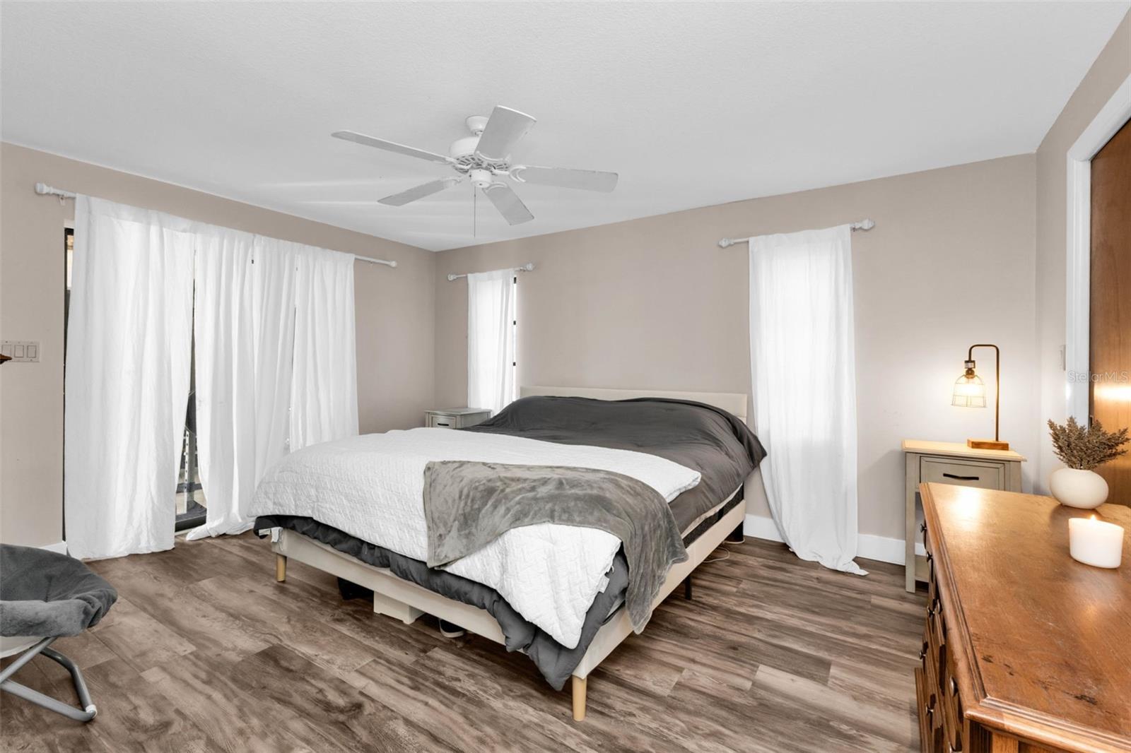 Image 11 of 67 For 21499 Sheldon Avenue