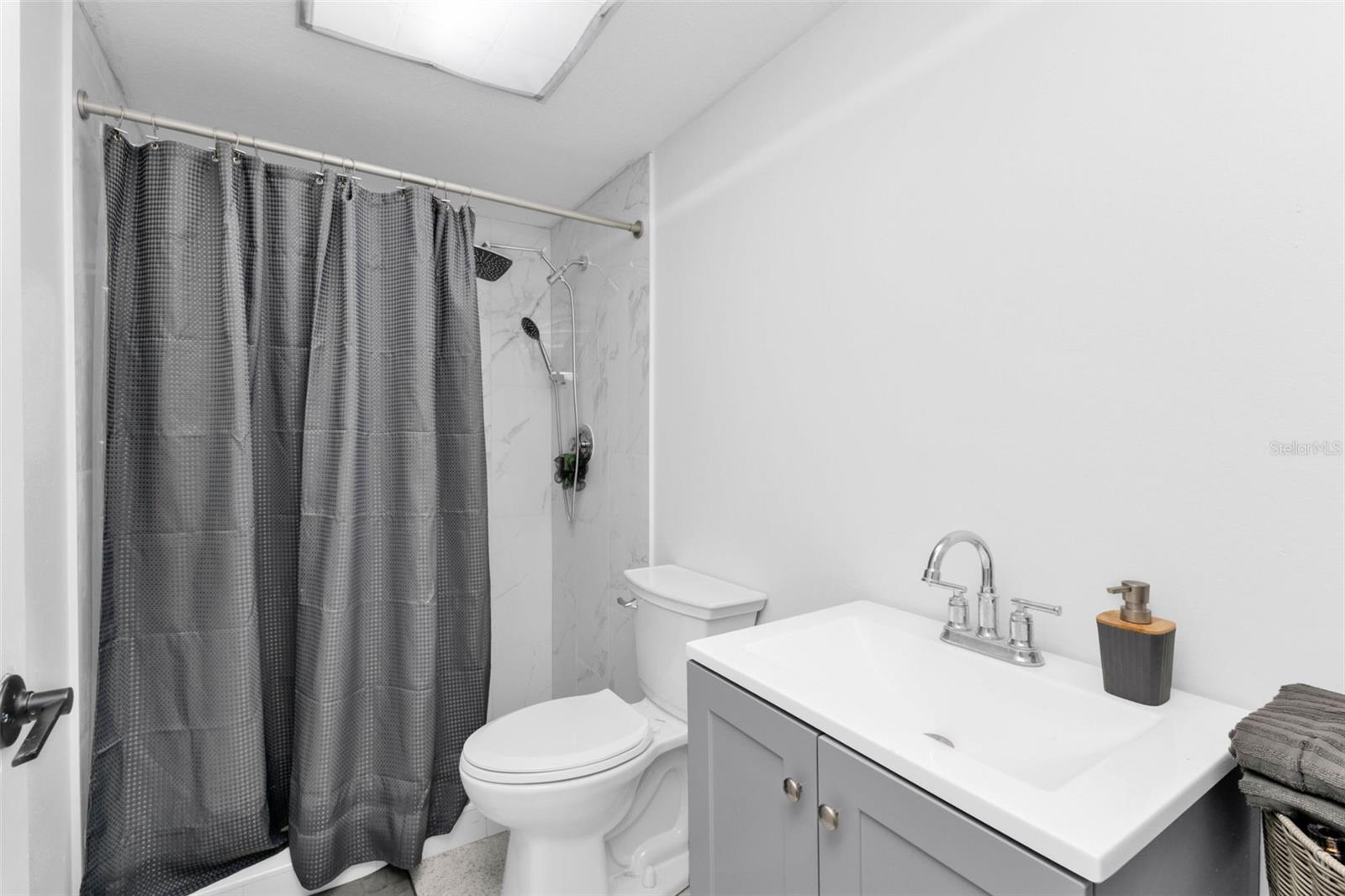 Image 16 of 67 For 21499 Sheldon Avenue