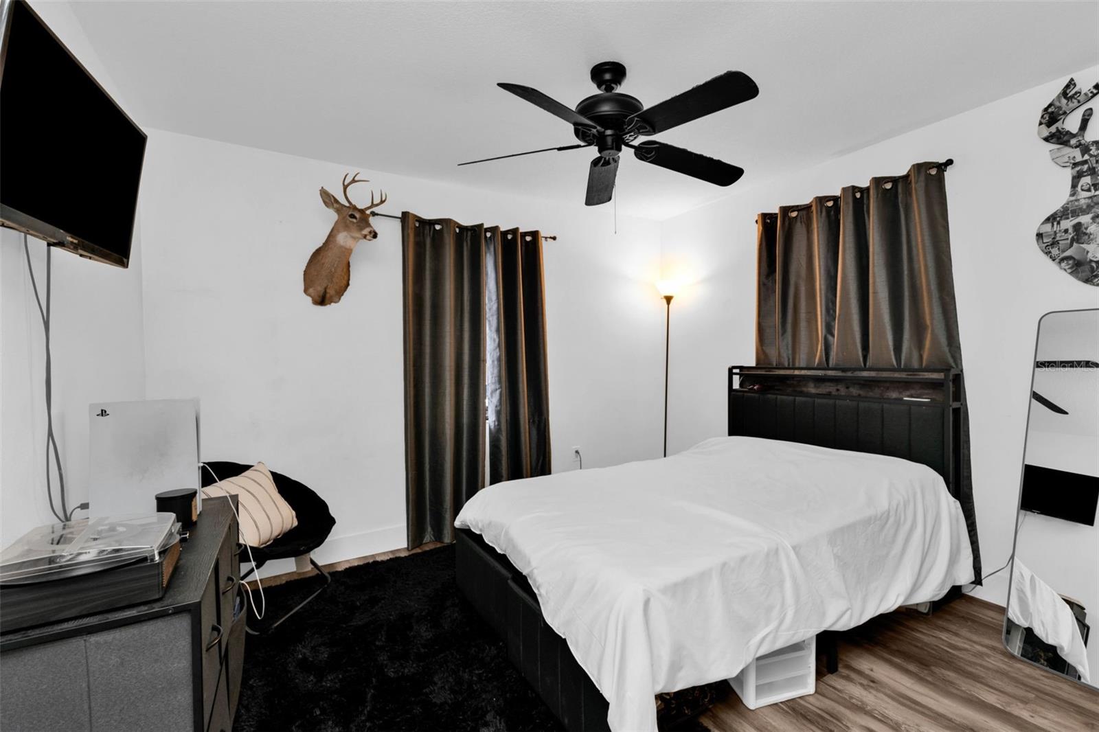 Image 17 of 67 For 21499 Sheldon Avenue