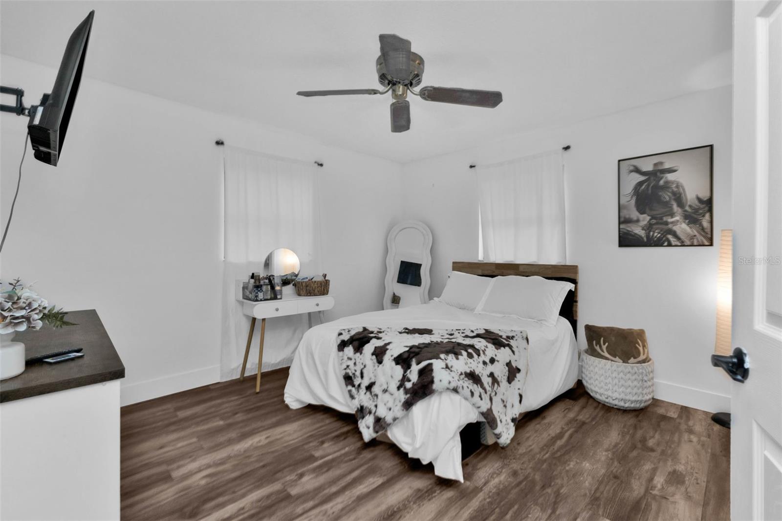 Image 20 of 67 For 21499 Sheldon Avenue