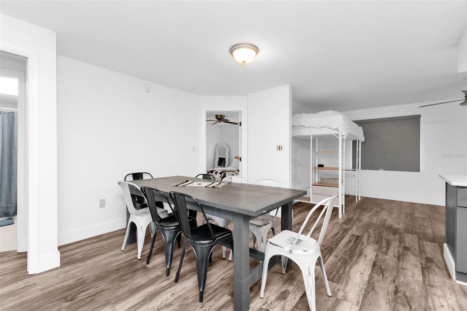 Image 25 of 67 For 21499 Sheldon Avenue