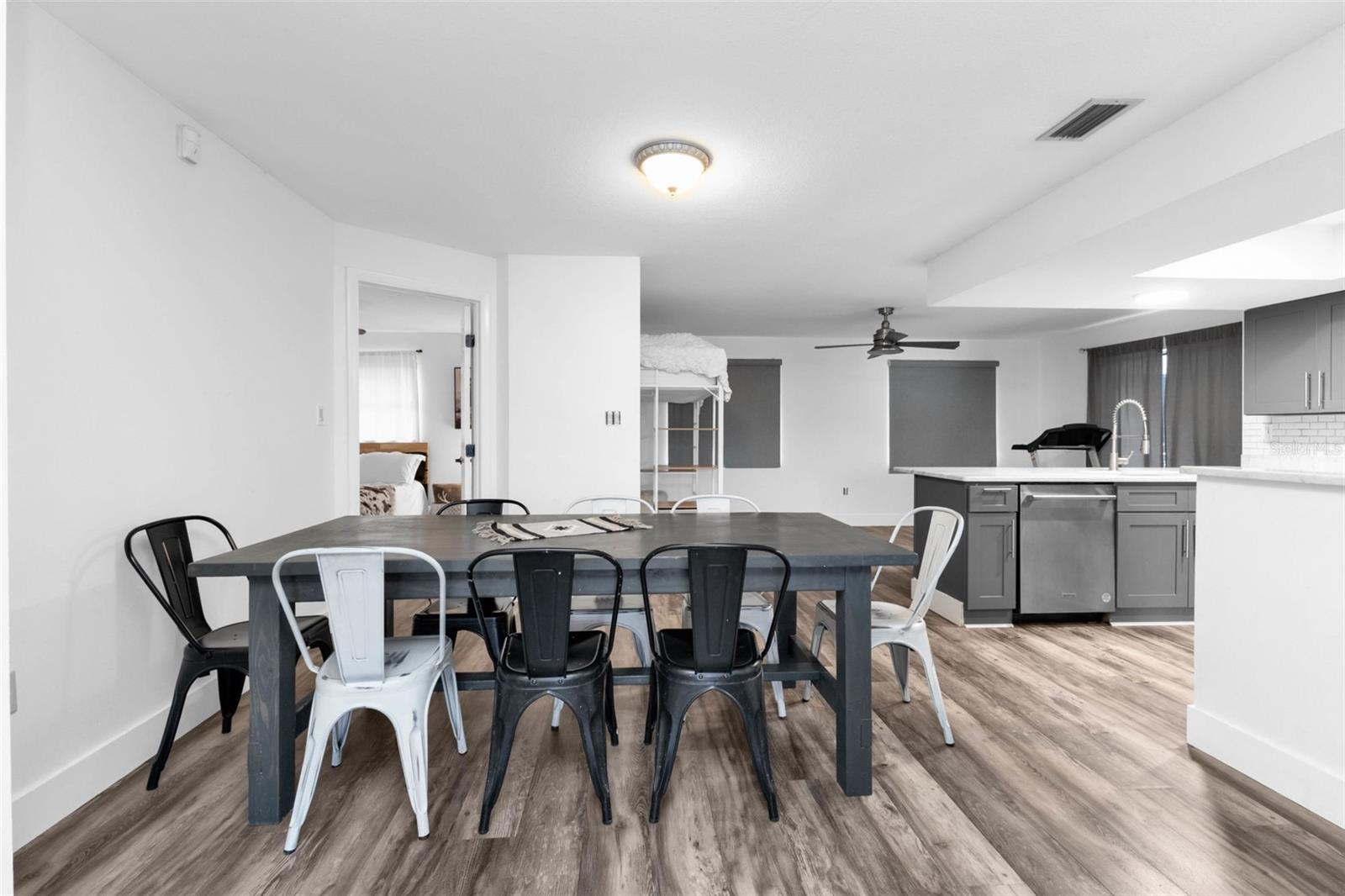 Image 26 of 67 For 21499 Sheldon Avenue