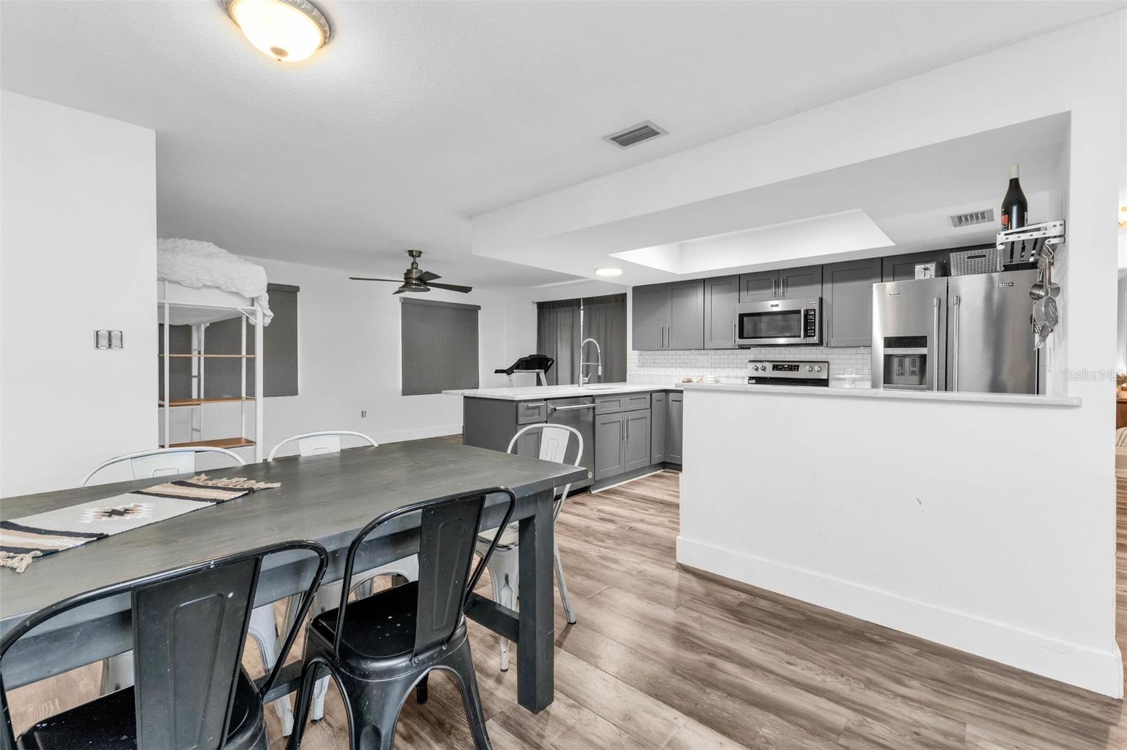 Image 27 of 67 For 21499 Sheldon Avenue