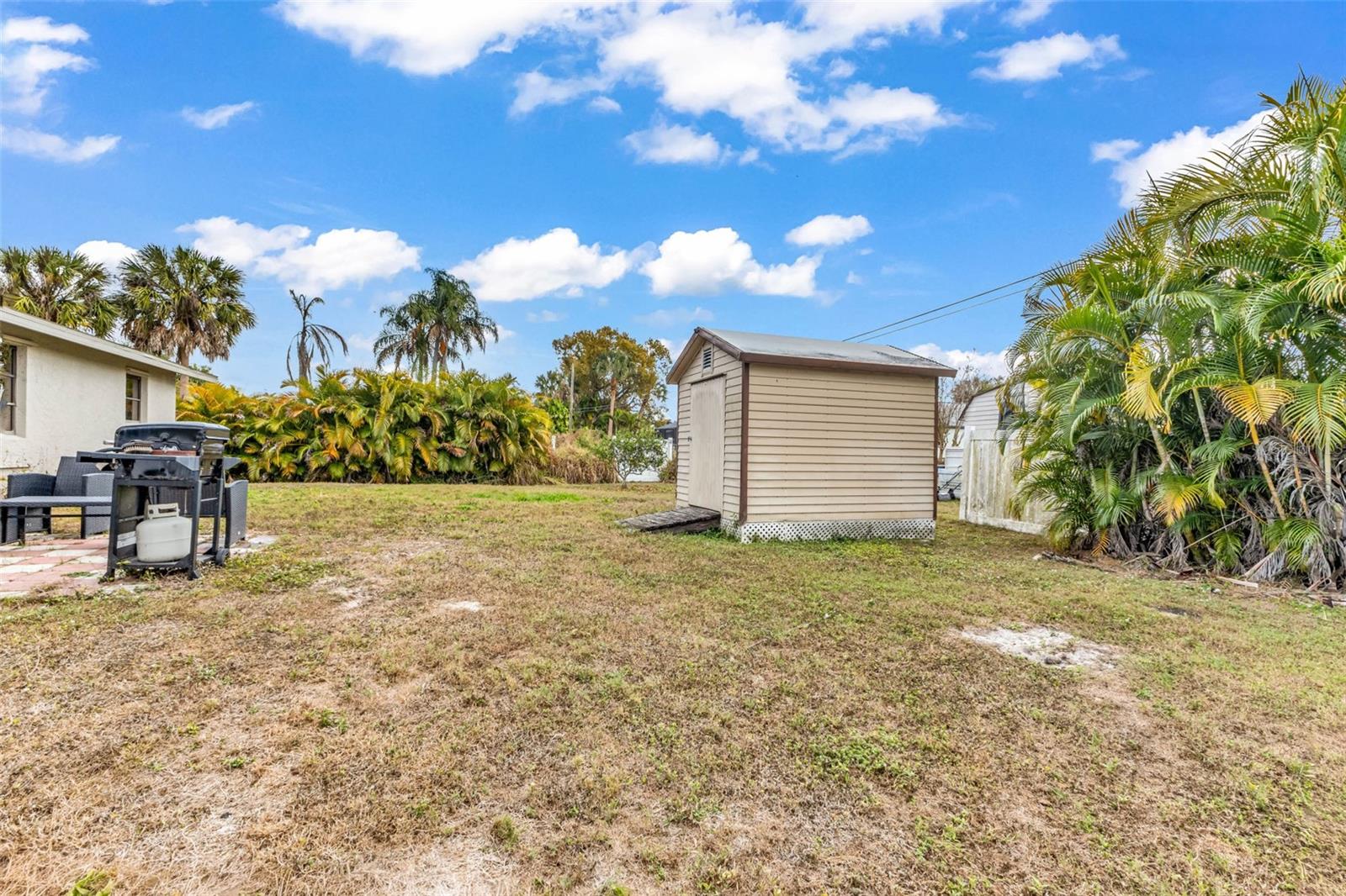 Image 37 of 67 For 21499 Sheldon Avenue